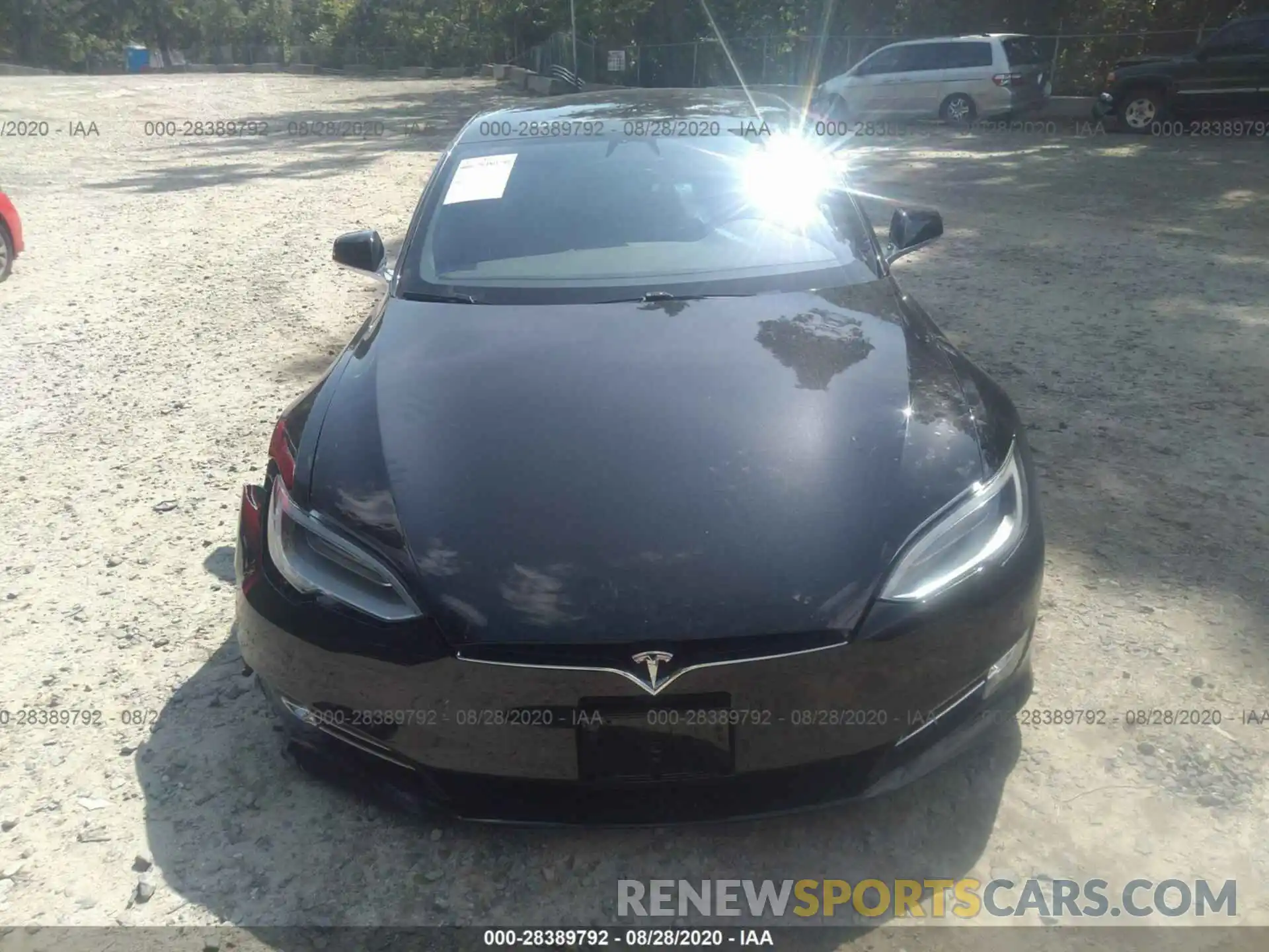 10 Photograph of a damaged car 5YJSA1E28LF363982 TESLA MODEL S 2020