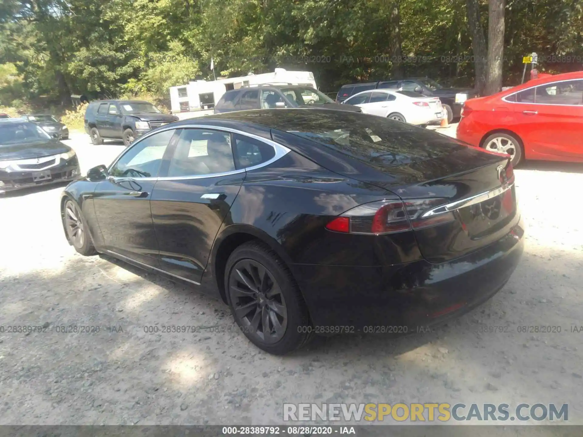 3 Photograph of a damaged car 5YJSA1E28LF363982 TESLA MODEL S 2020