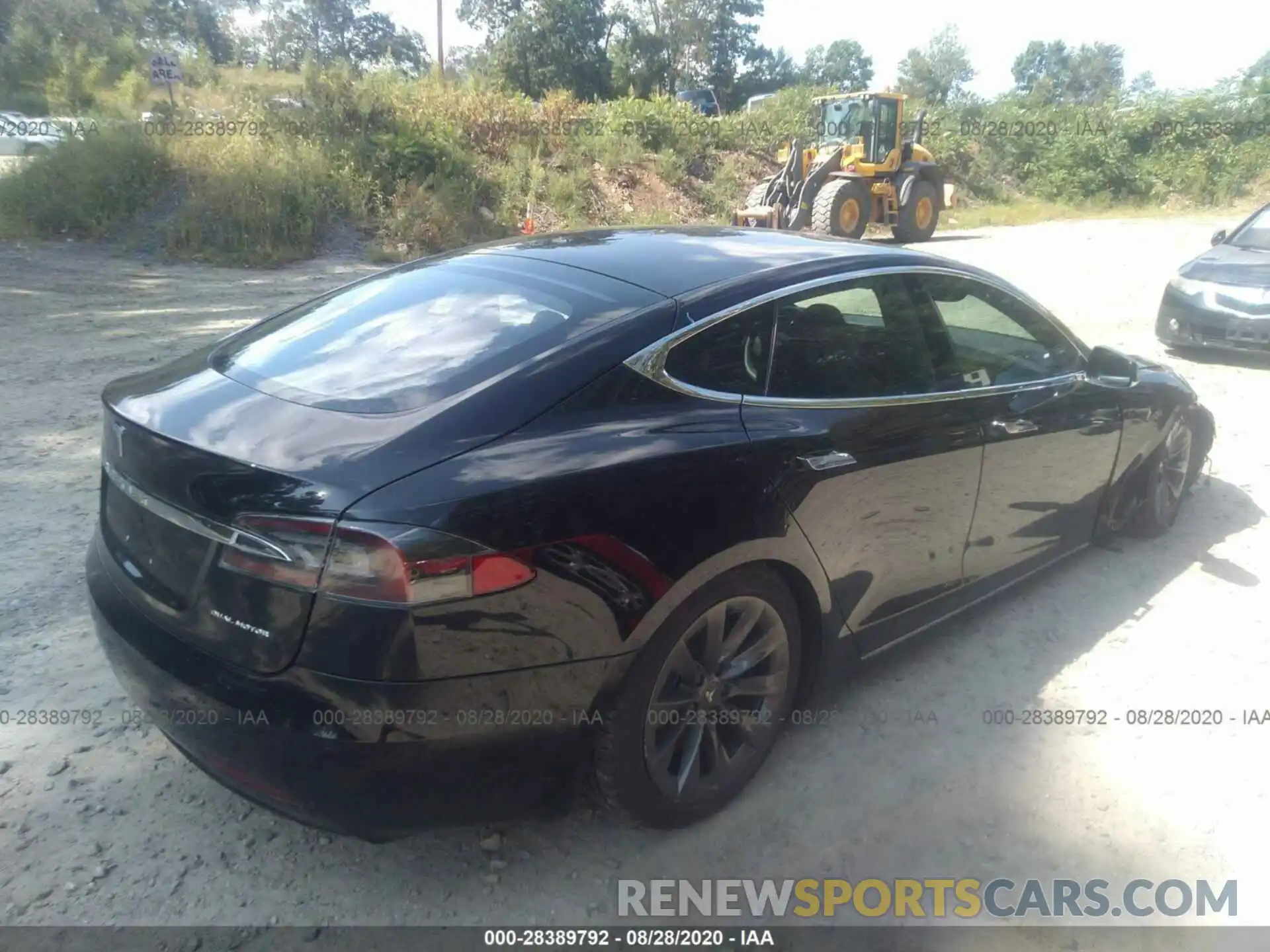 4 Photograph of a damaged car 5YJSA1E28LF363982 TESLA MODEL S 2020