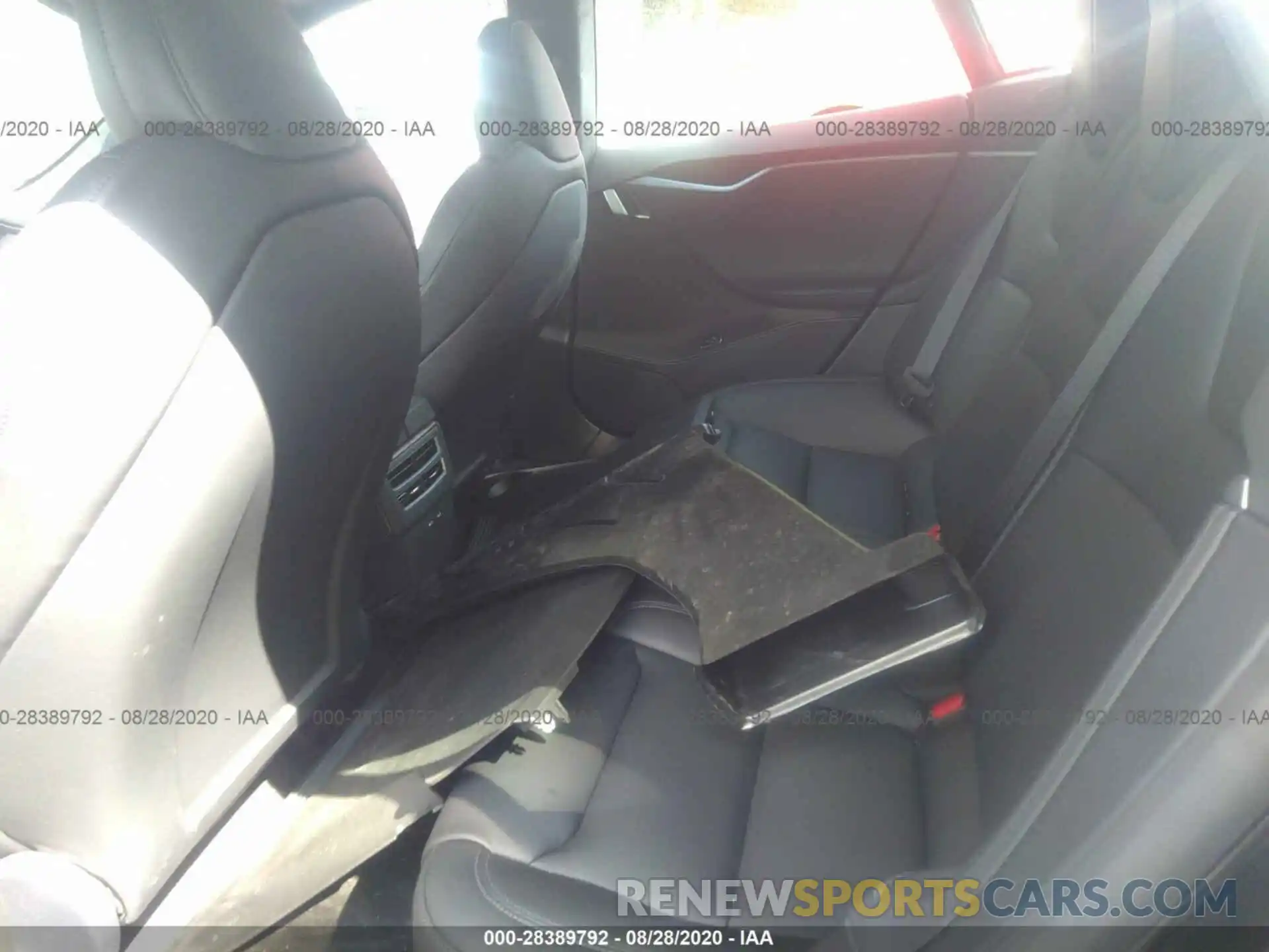 8 Photograph of a damaged car 5YJSA1E28LF363982 TESLA MODEL S 2020