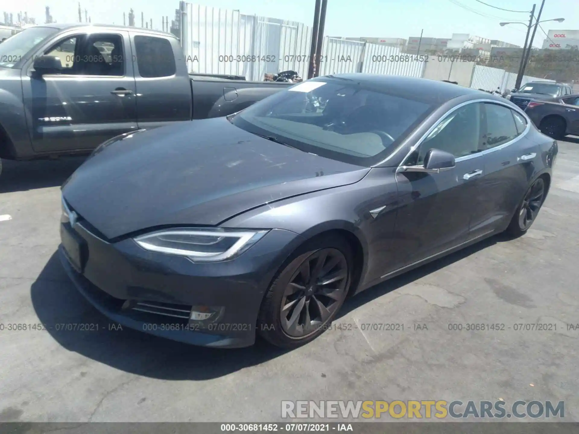 2 Photograph of a damaged car 5YJSA1E28LF379910 TESLA MODEL S 2020