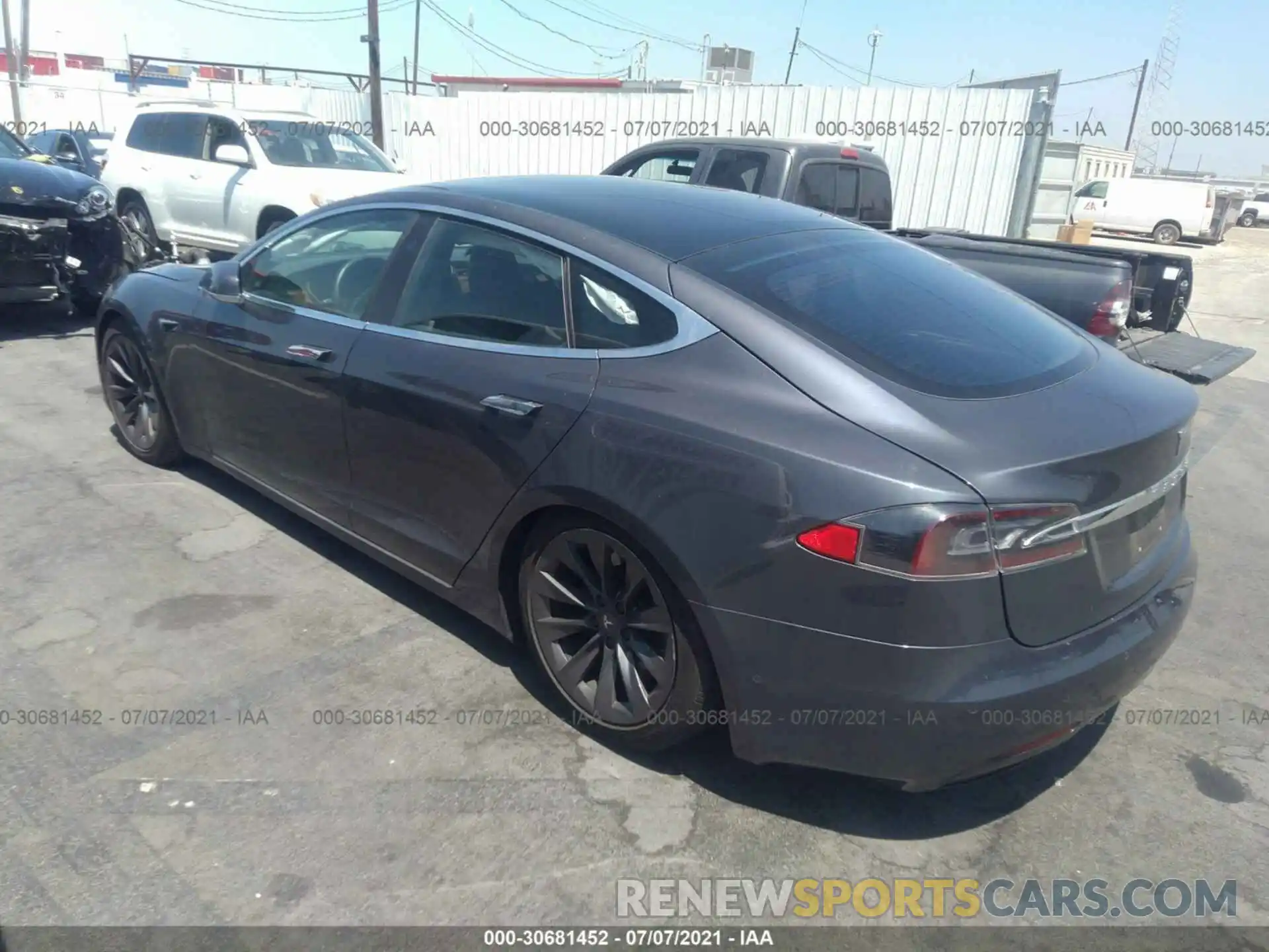 3 Photograph of a damaged car 5YJSA1E28LF379910 TESLA MODEL S 2020