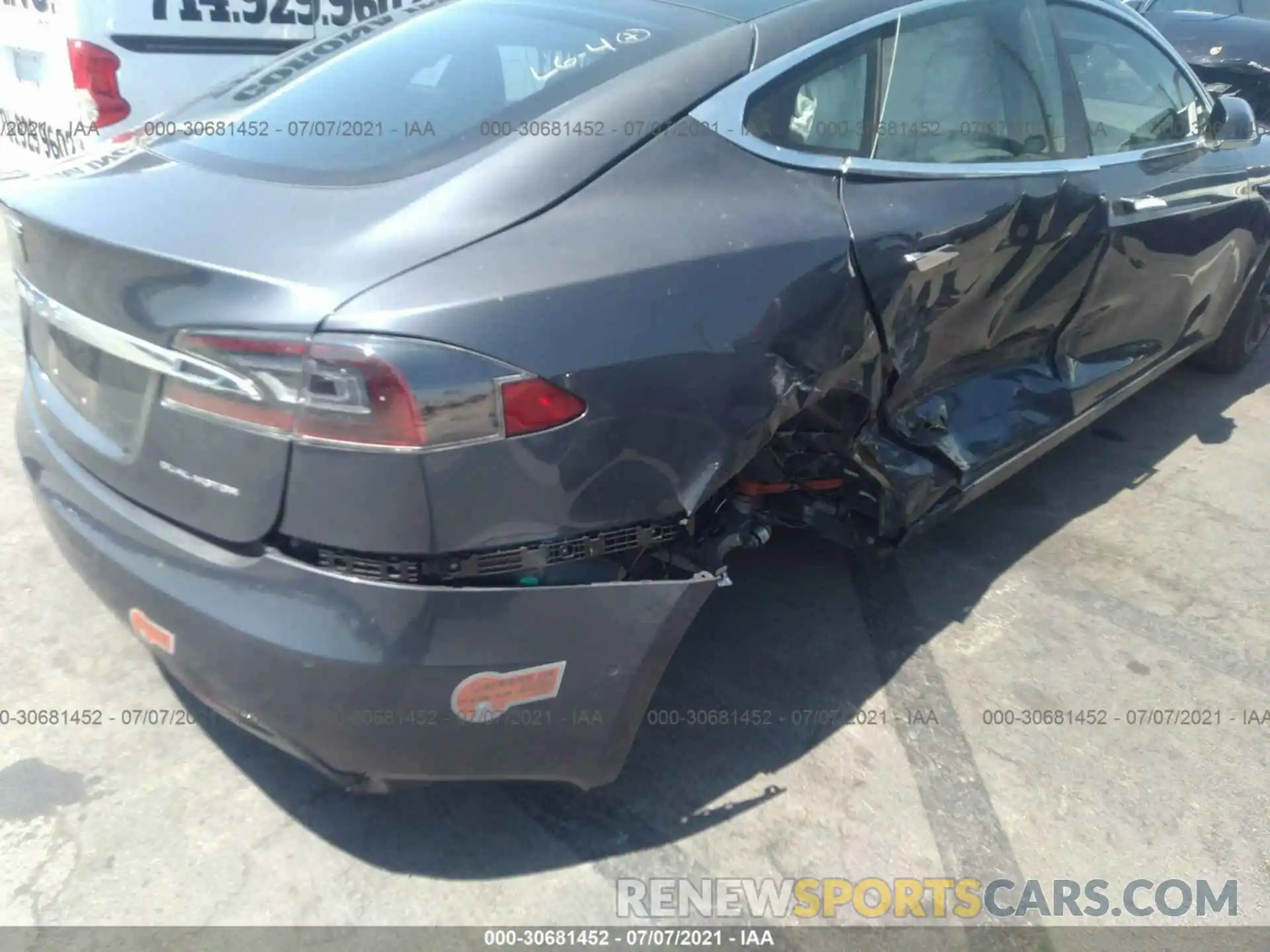 6 Photograph of a damaged car 5YJSA1E28LF379910 TESLA MODEL S 2020