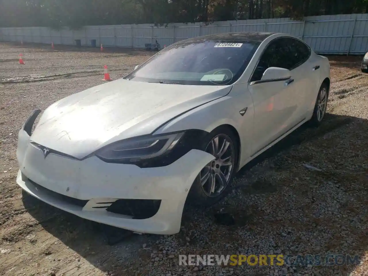 2 Photograph of a damaged car 5YJSA1E28LF381933 TESLA MODEL S 2020