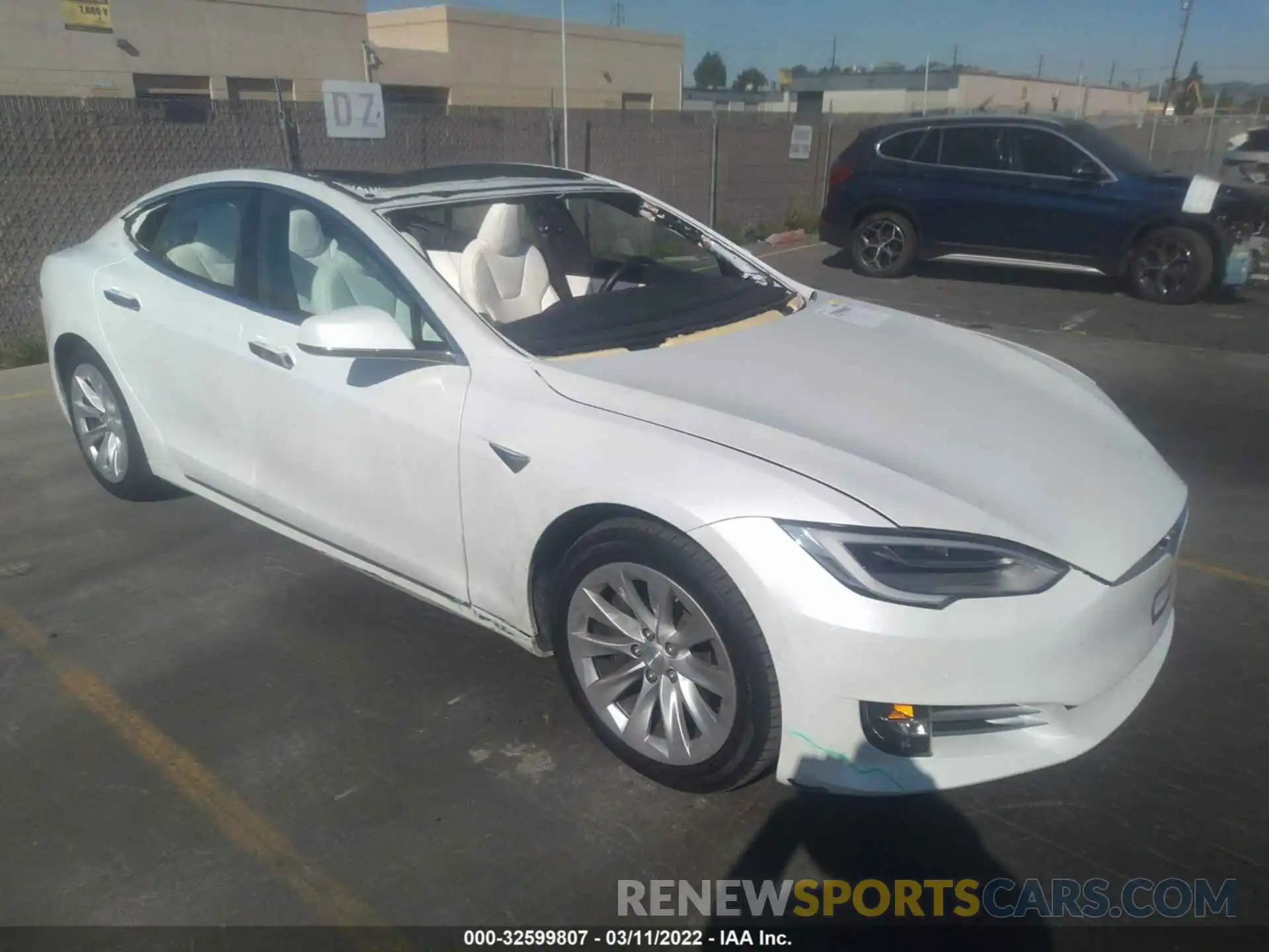 1 Фотография поврежденного автомобиля 5YJSA1E28LF392091 TESLA MODEL S 2020