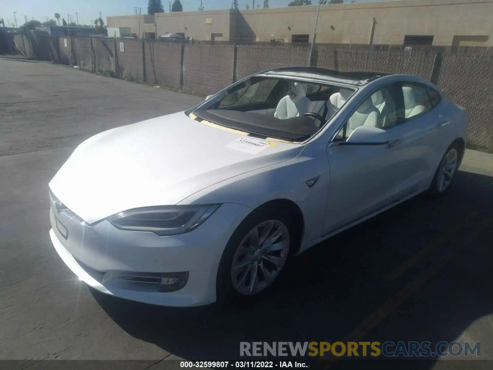 2 Фотография поврежденного автомобиля 5YJSA1E28LF392091 TESLA MODEL S 2020