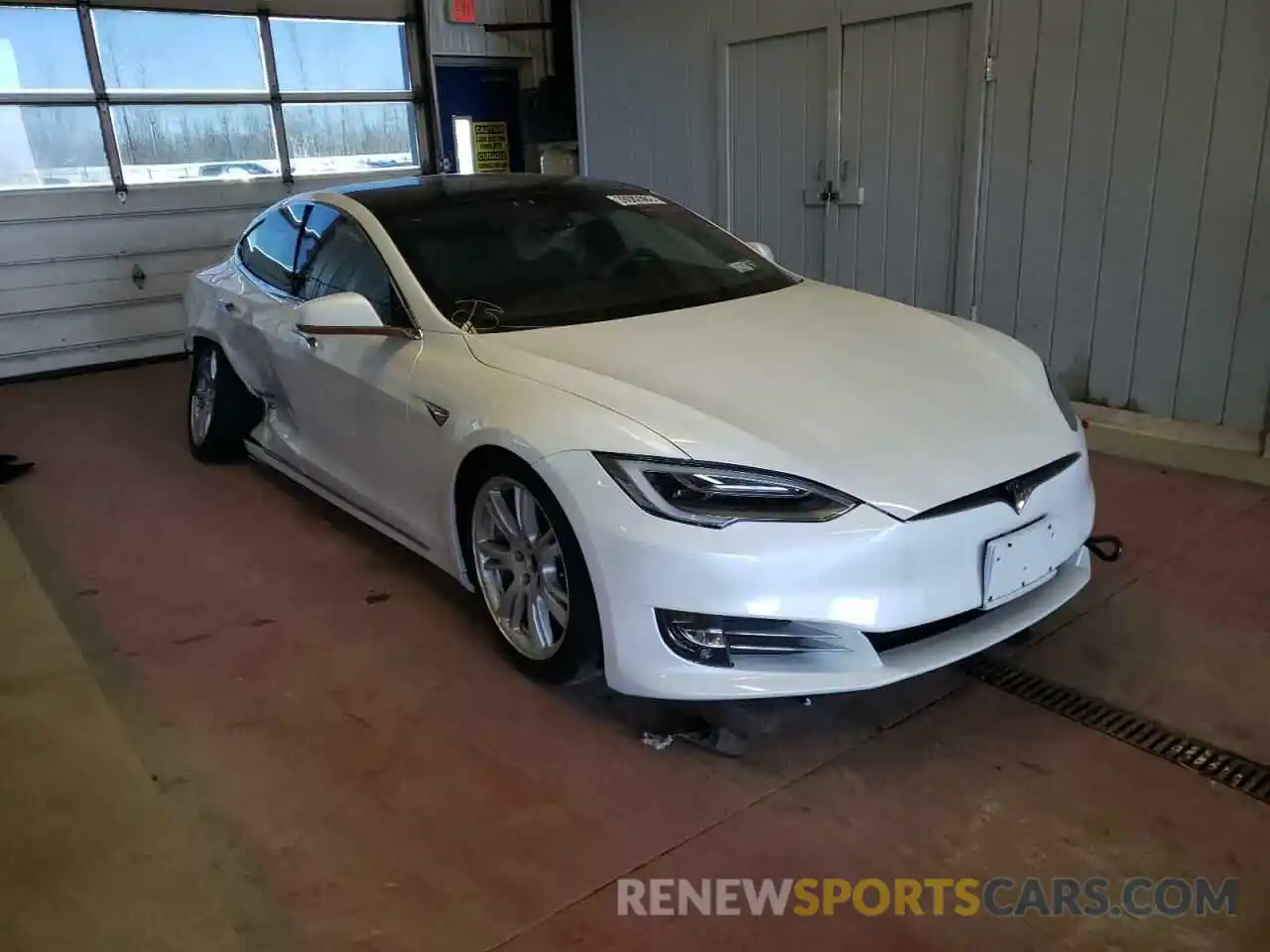 1 Фотография поврежденного автомобиля 5YJSA1E28LF398022 TESLA MODEL S 2020