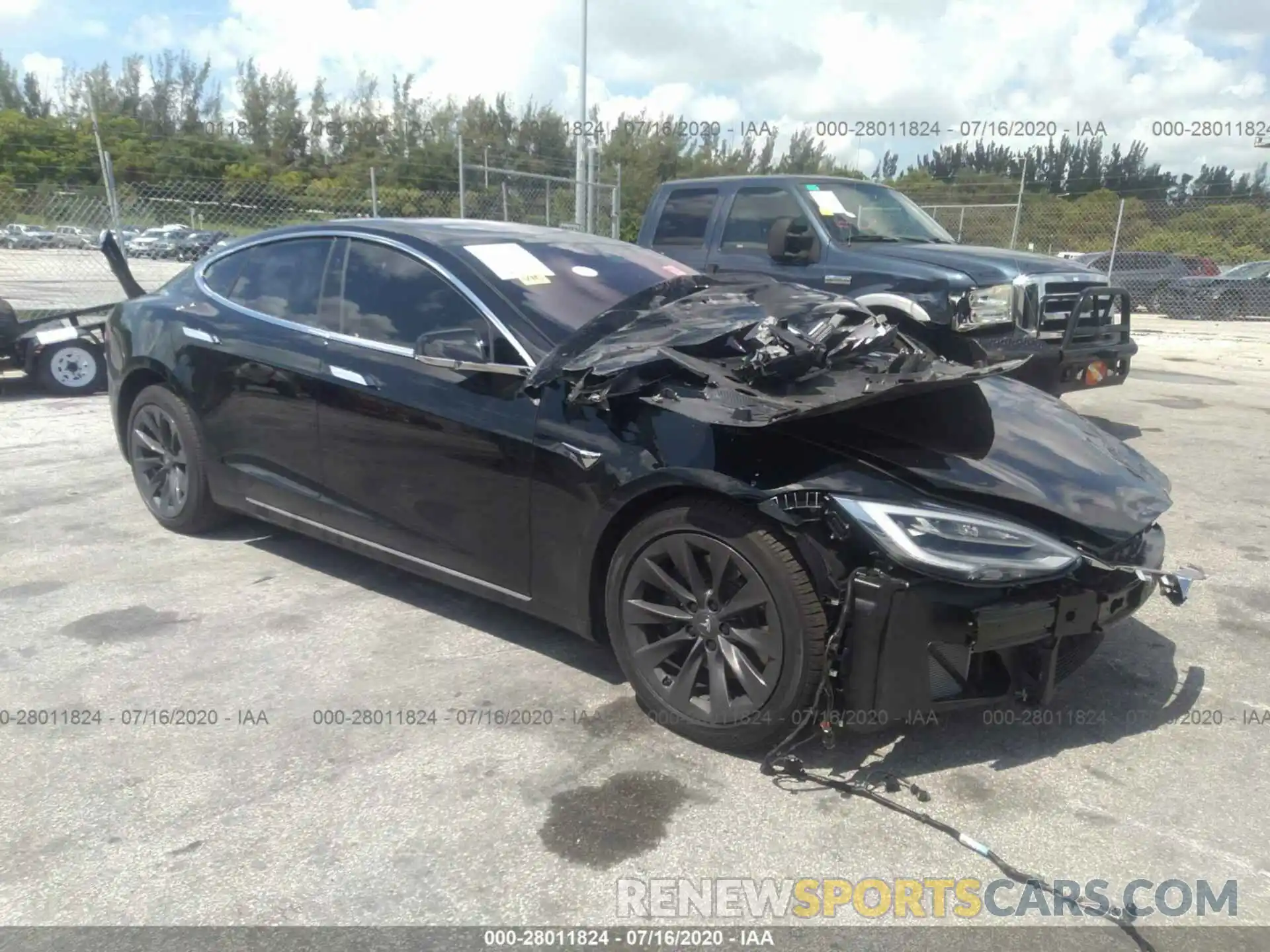 1 Photograph of a damaged car 5YJSA1E28LF399767 TESLA MODEL S 2020