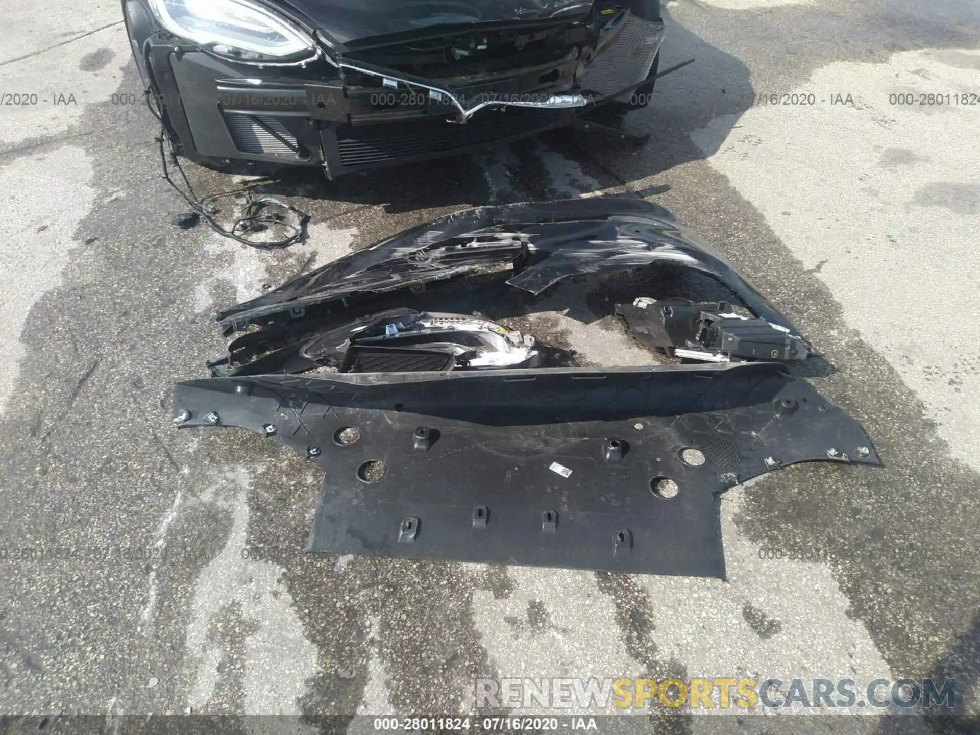 12 Photograph of a damaged car 5YJSA1E28LF399767 TESLA MODEL S 2020