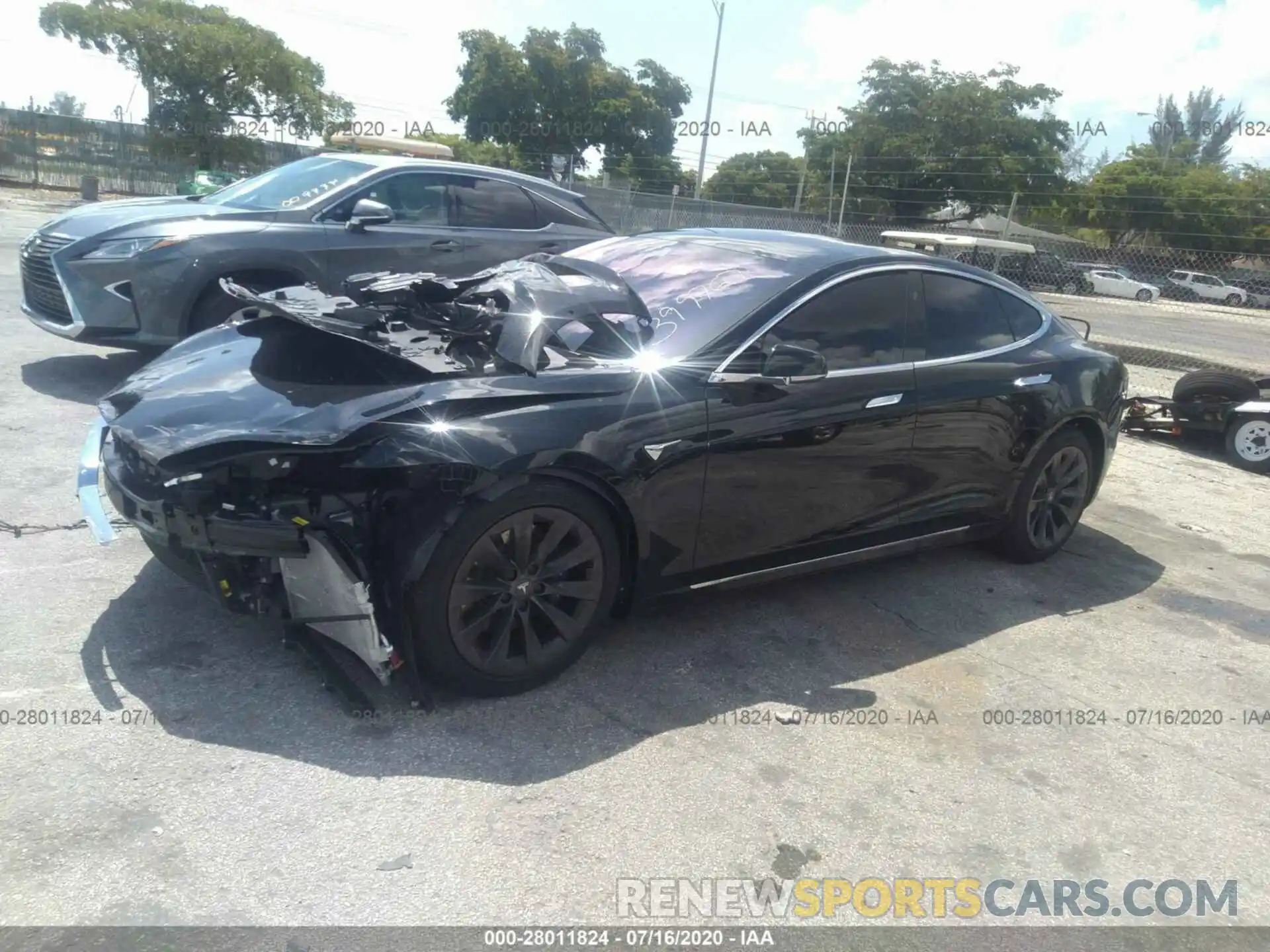 2 Photograph of a damaged car 5YJSA1E28LF399767 TESLA MODEL S 2020