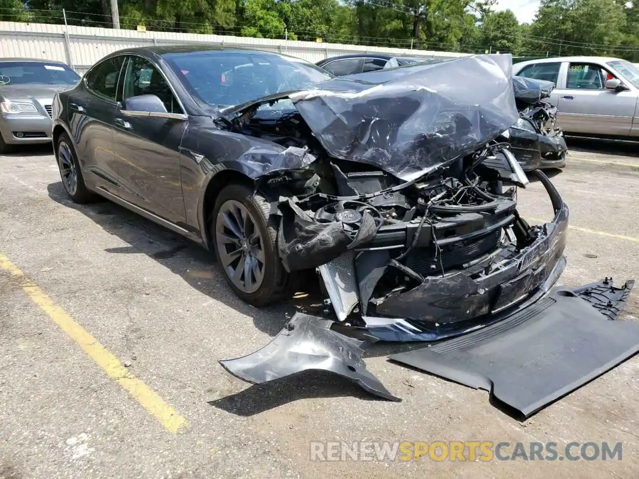 1 Photograph of a damaged car 5YJSA1E28LF411285 TESLA MODEL S 2020