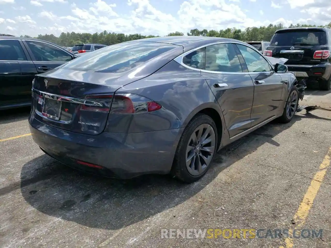 4 Photograph of a damaged car 5YJSA1E28LF411285 TESLA MODEL S 2020