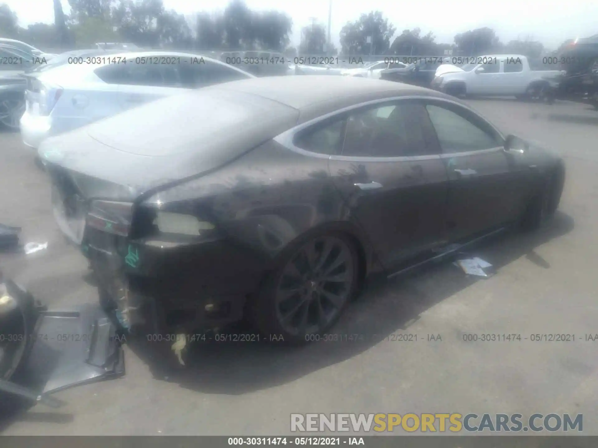 4 Photograph of a damaged car 5YJSA1E28LF411741 TESLA MODEL S 2020