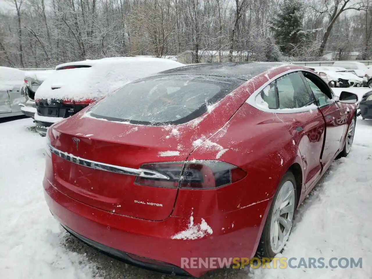 4 Photograph of a damaged car 5YJSA1E29LF357740 TESLA MODEL S 2020