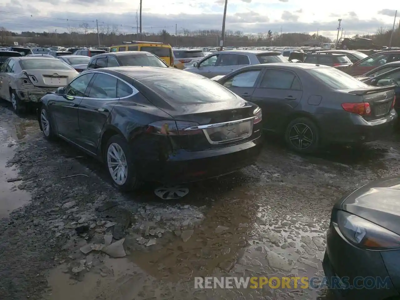 3 Photograph of a damaged car 5YJSA1E29LF359763 TESLA MODEL S 2020