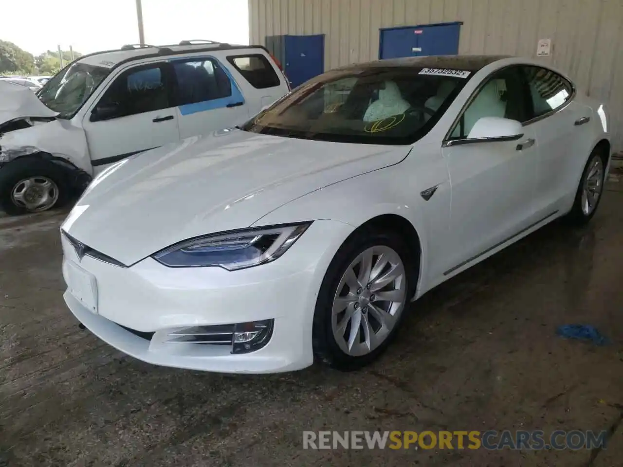 2 Photograph of a damaged car 5YJSA1E29LF363165 TESLA MODEL S 2020