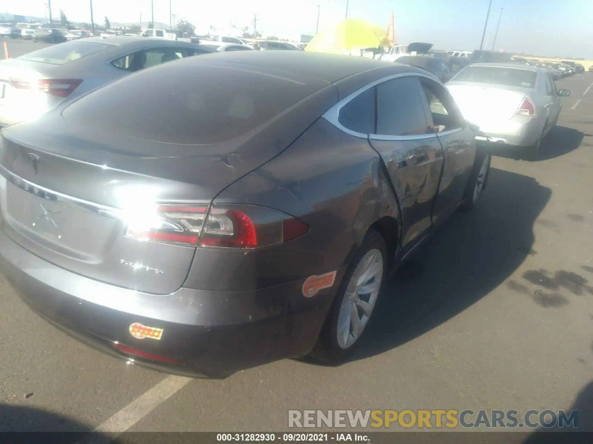 4 Photograph of a damaged car 5YJSA1E29LF363408 TESLA MODEL S 2020