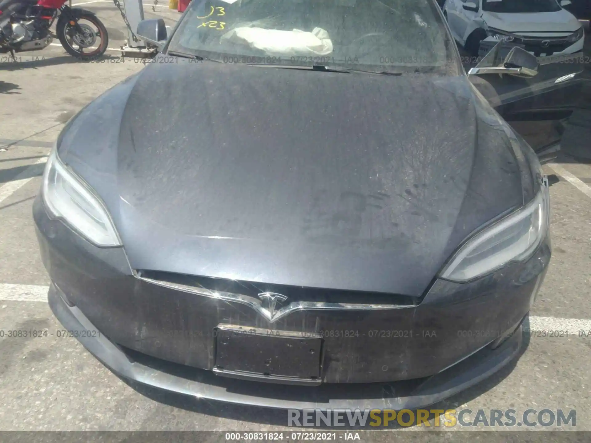 10 Photograph of a damaged car 5YJSA1E29LF400232 TESLA MODEL S 2020