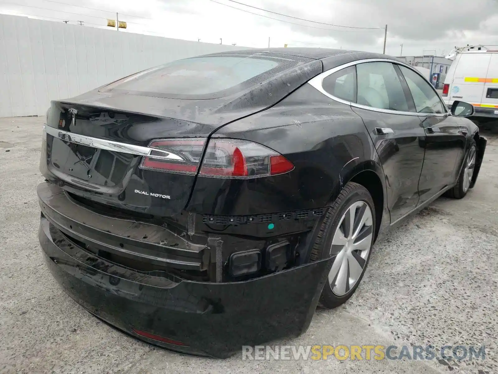 4 Photograph of a damaged car 5YJSA1E29LF408797 TESLA MODEL S 2020