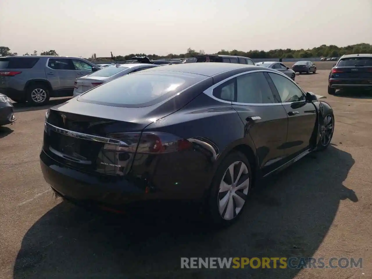 4 Photograph of a damaged car 5YJSA1E29LF413353 TESLA MODEL S 2020