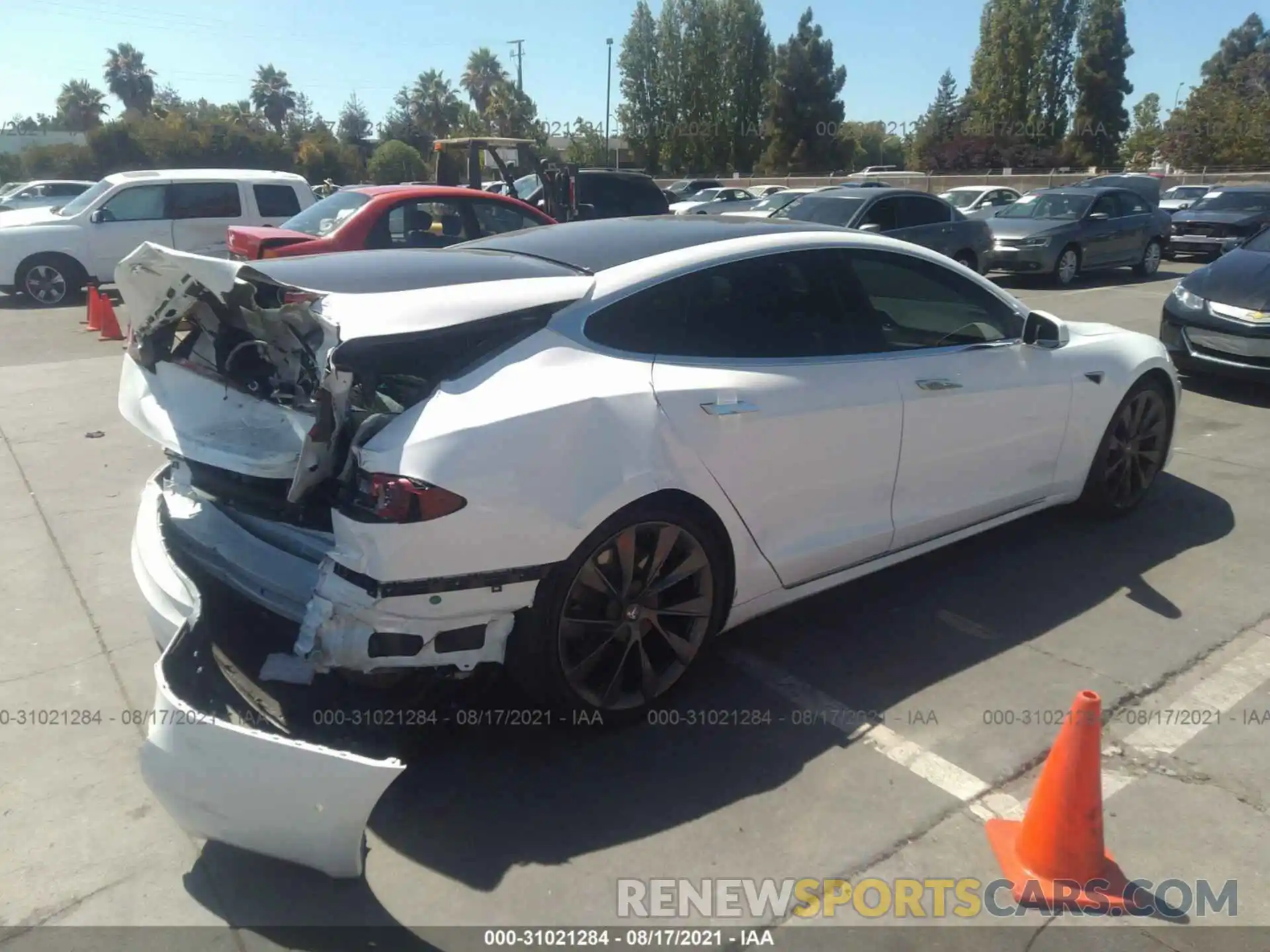 4 Photograph of a damaged car 5YJSA1E29LF415135 TESLA MODEL S 2020