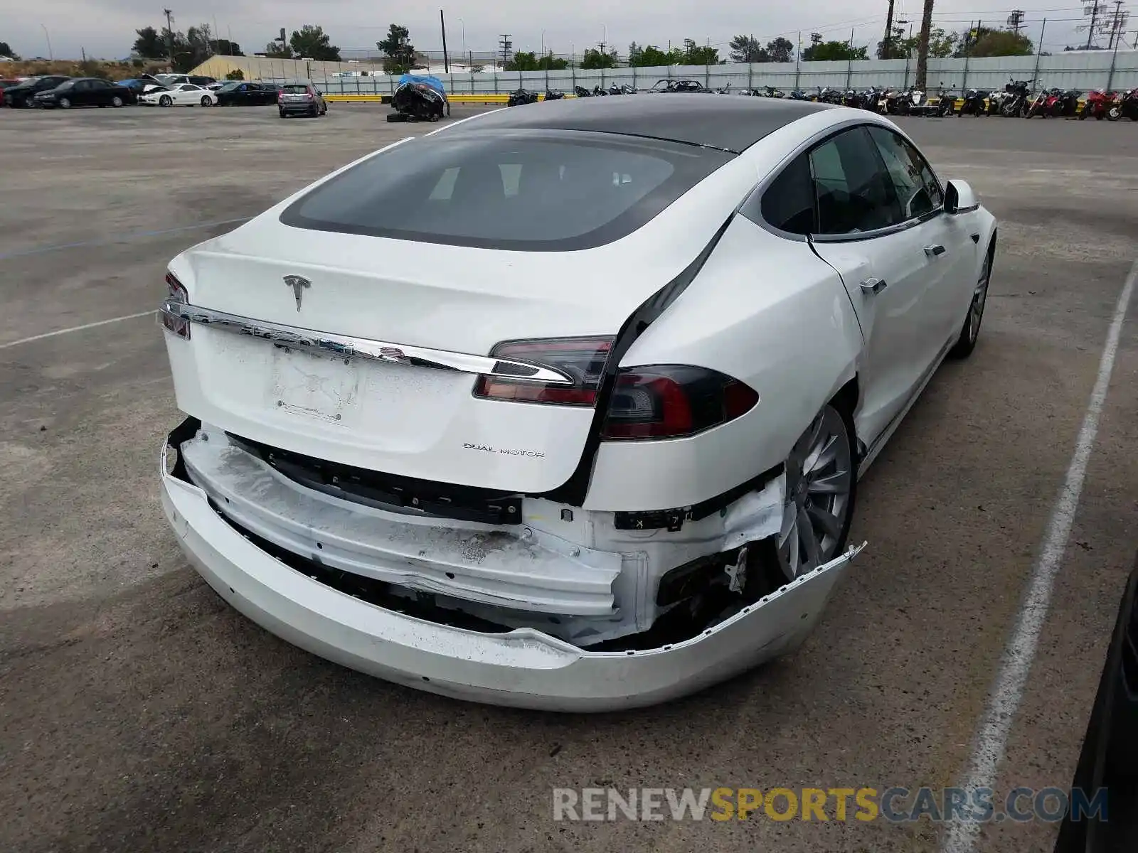 9 Photograph of a damaged car 5YJSA1E2XLF359481 TESLA MODEL S 2020