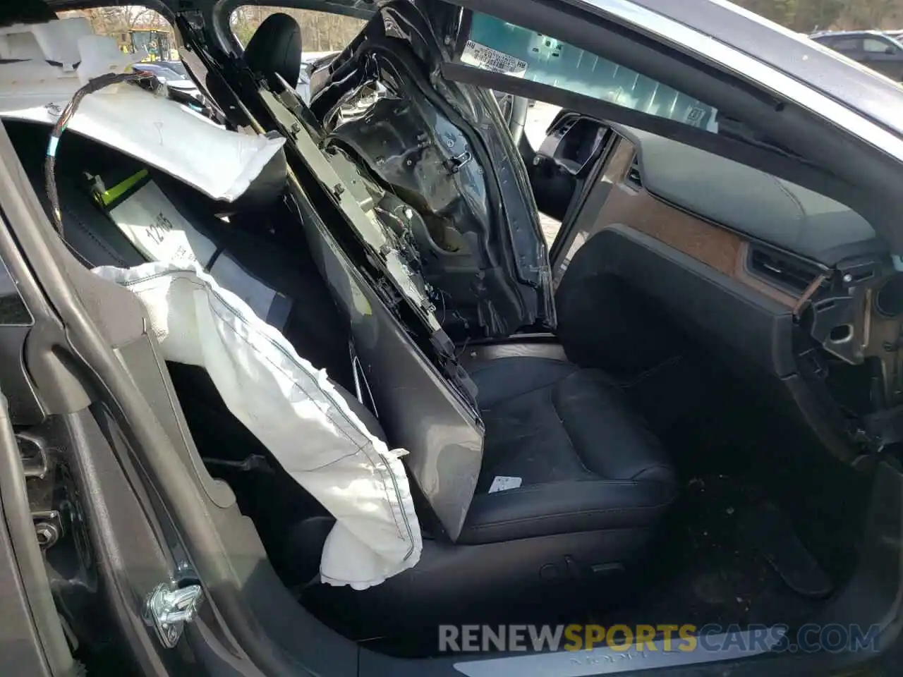 5 Photograph of a damaged car 5YJSA1E2XLF370903 TESLA MODEL S 2020