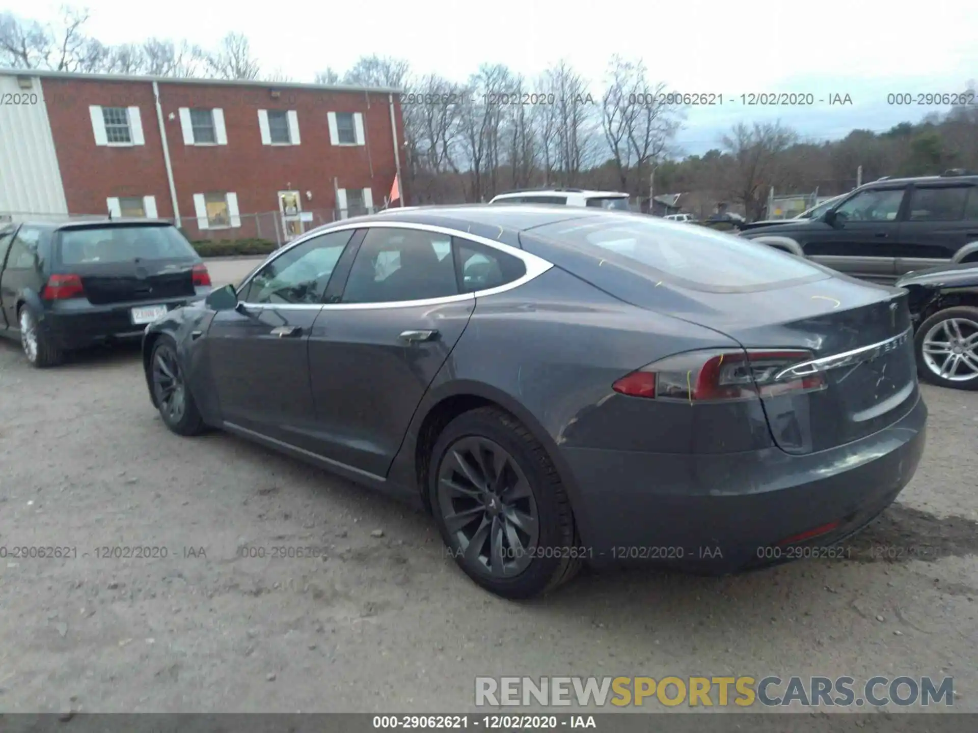 3 Photograph of a damaged car 5YJSA1E2XLF390763 TESLA MODEL S 2020