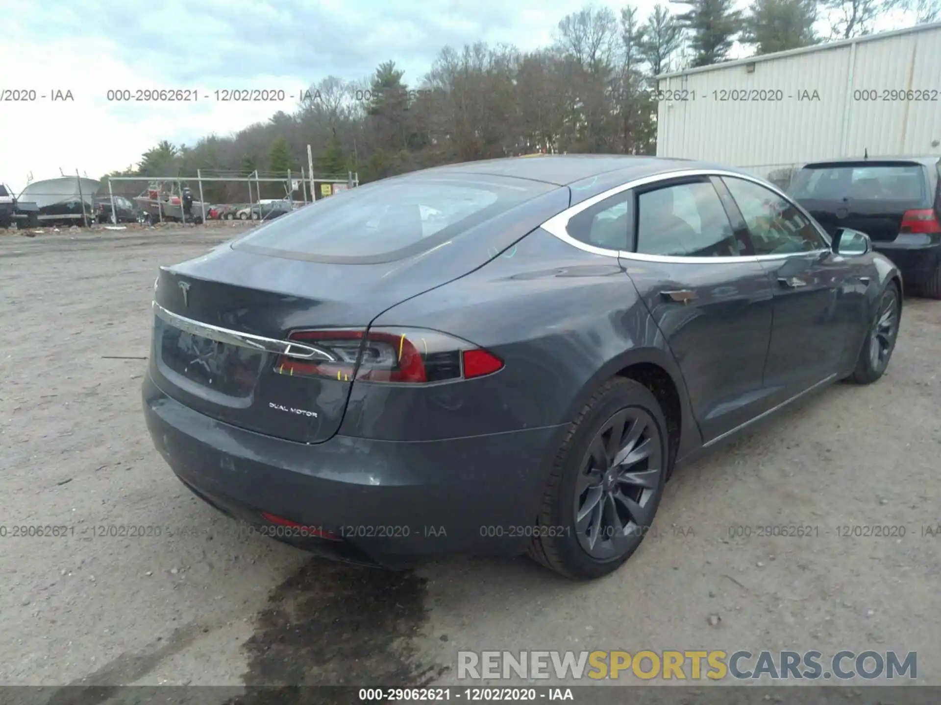 4 Photograph of a damaged car 5YJSA1E2XLF390763 TESLA MODEL S 2020