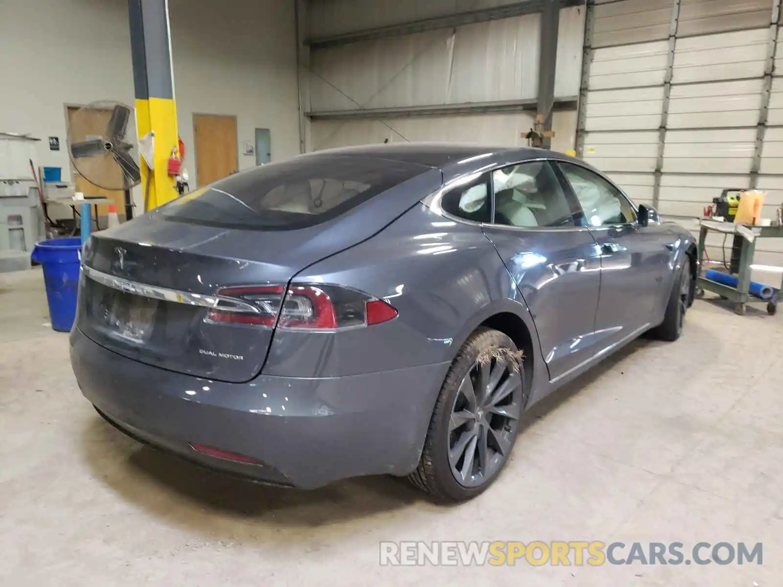 4 Photograph of a damaged car 5YJSA1E2XLF398622 TESLA MODEL S 2020