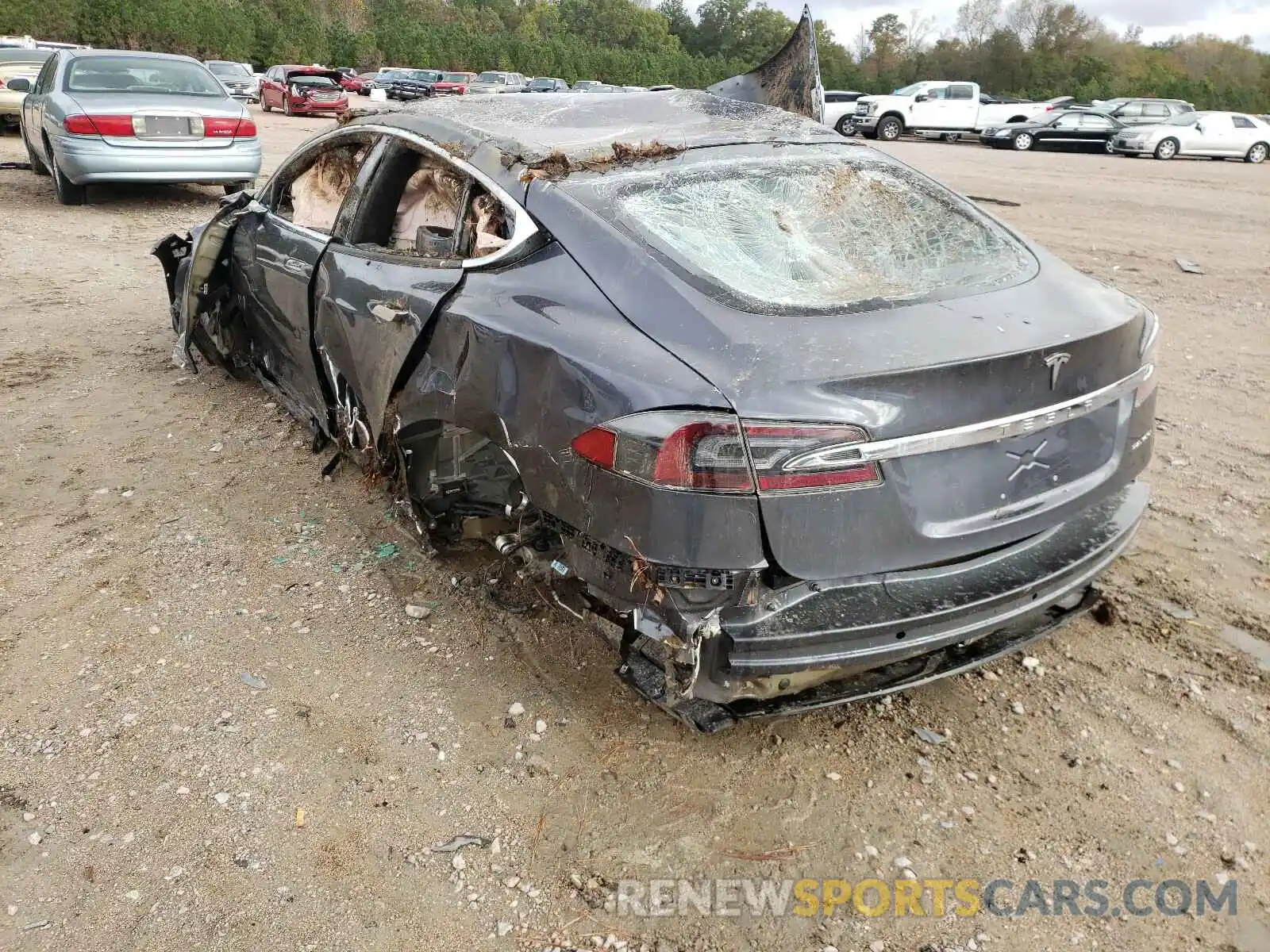 3 Photograph of a damaged car 5YJSA1E2XLF413135 TESLA MODEL S 2020