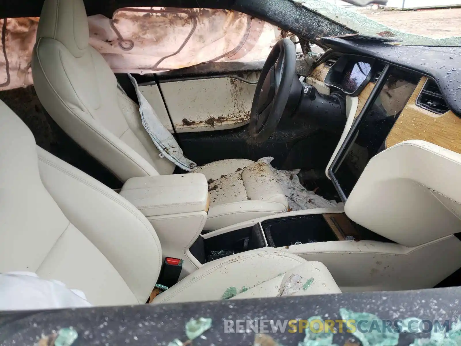 5 Photograph of a damaged car 5YJSA1E2XLF413135 TESLA MODEL S 2020