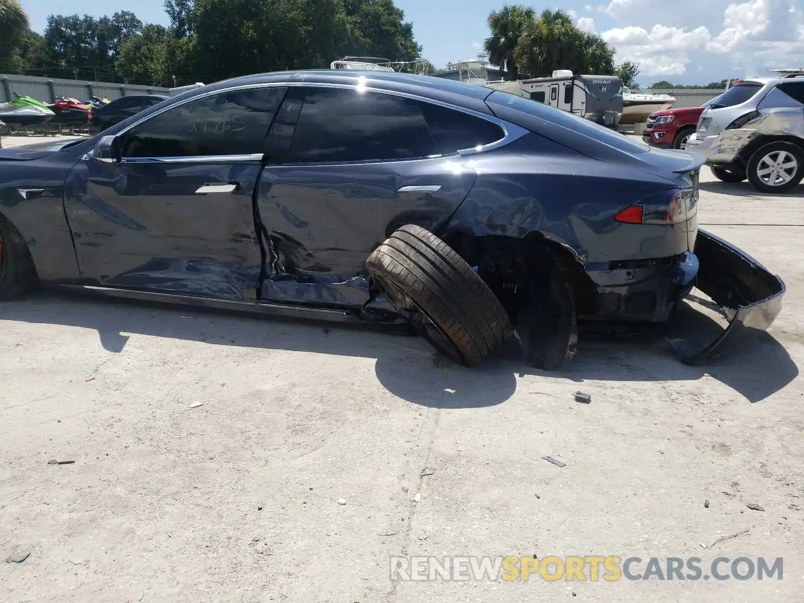 10 Photograph of a damaged car 5YJSA1E40LF361743 TESLA MODEL S 2020