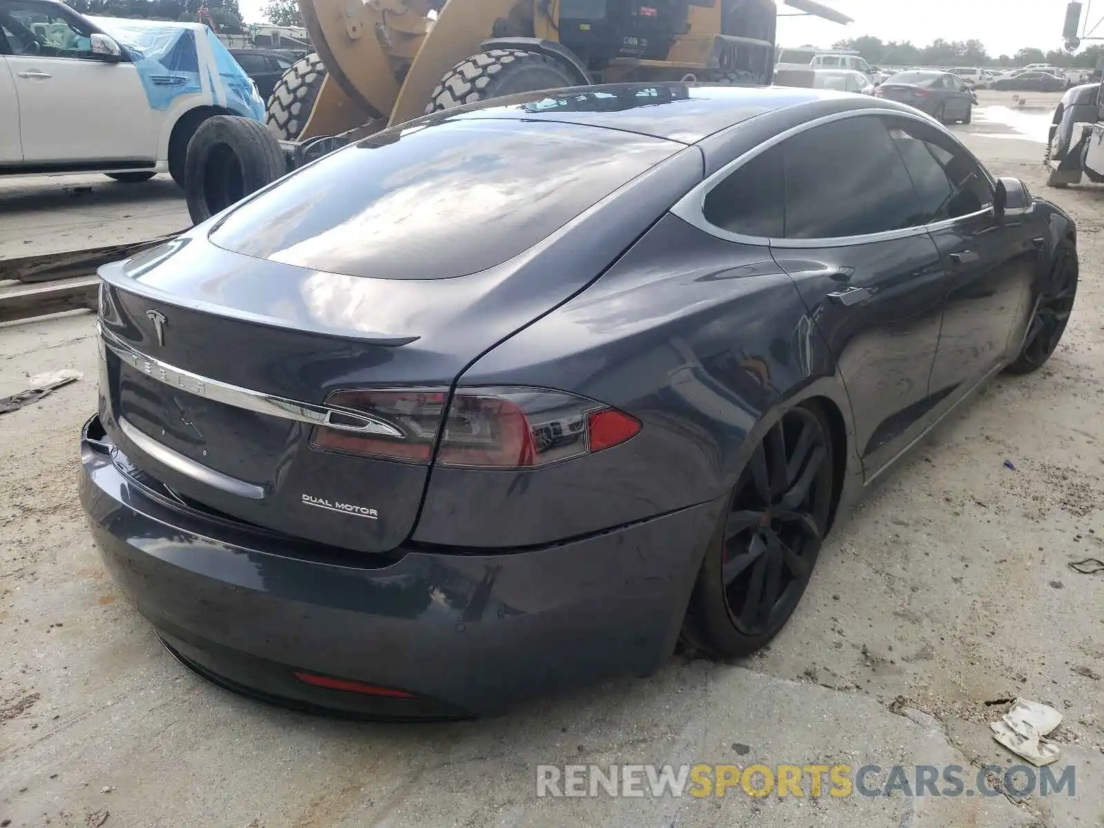 4 Photograph of a damaged car 5YJSA1E40LF361743 TESLA MODEL S 2020