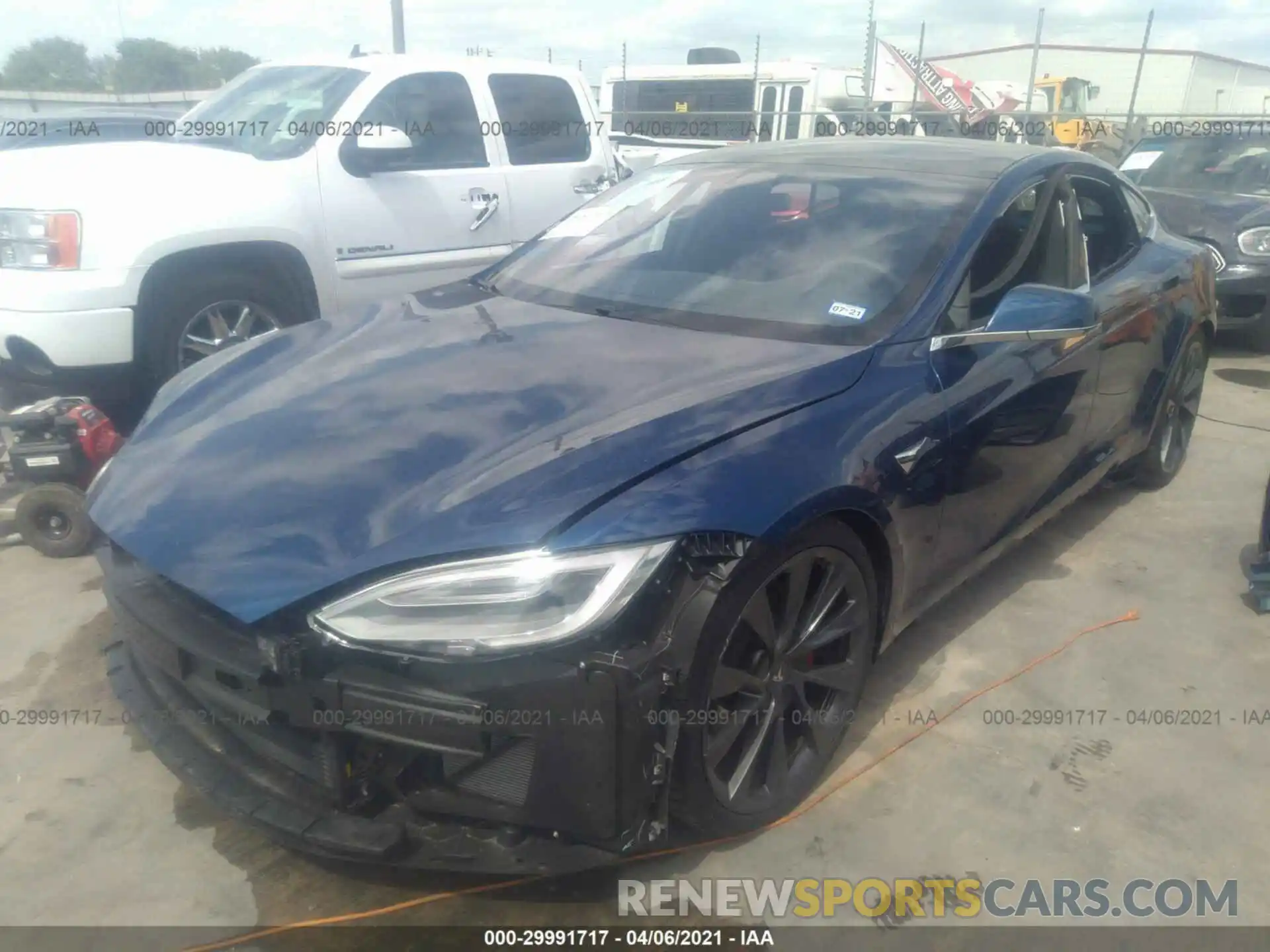 2 Photograph of a damaged car 5YJSA1E40LF396475 TESLA MODEL S 2020