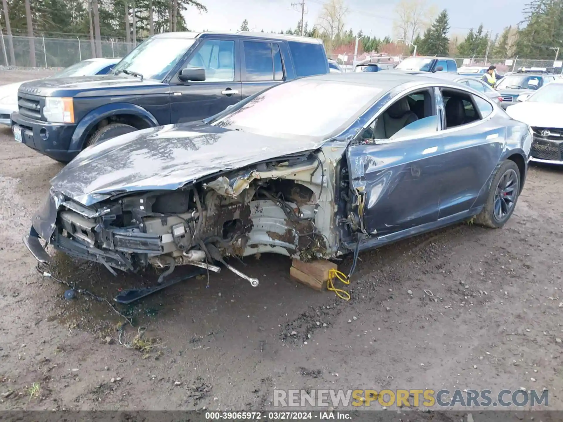 2 Photograph of a damaged car 5YJSA1E42LF366863 TESLA MODEL S 2020