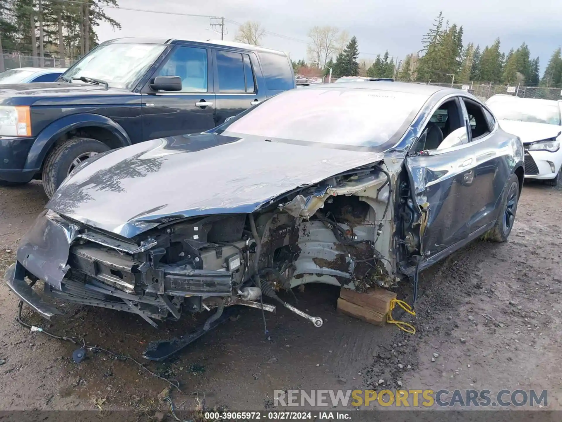 6 Photograph of a damaged car 5YJSA1E42LF366863 TESLA MODEL S 2020