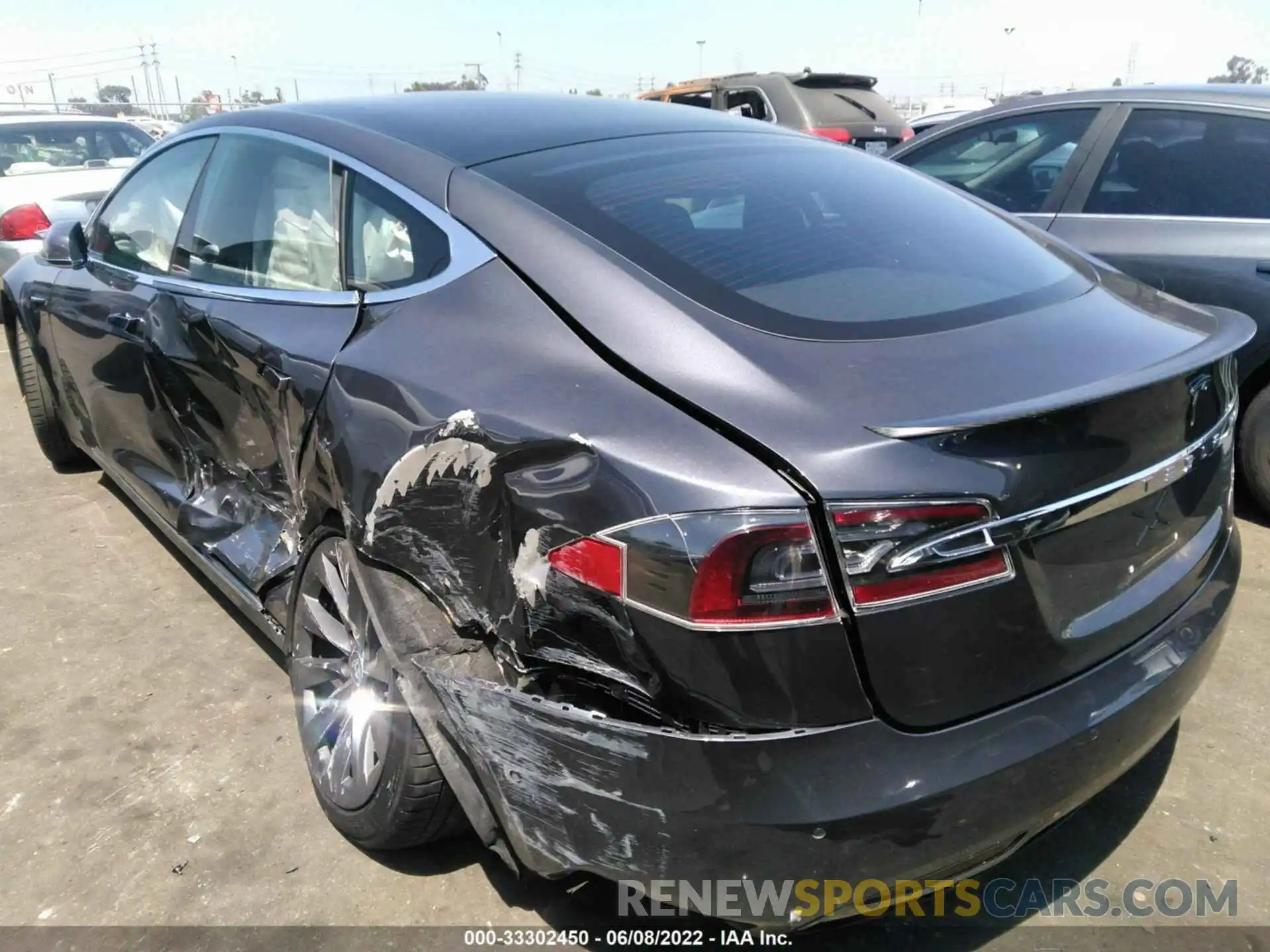 3 Photograph of a damaged car 5YJSA1E44LF415481 TESLA MODEL S 2020