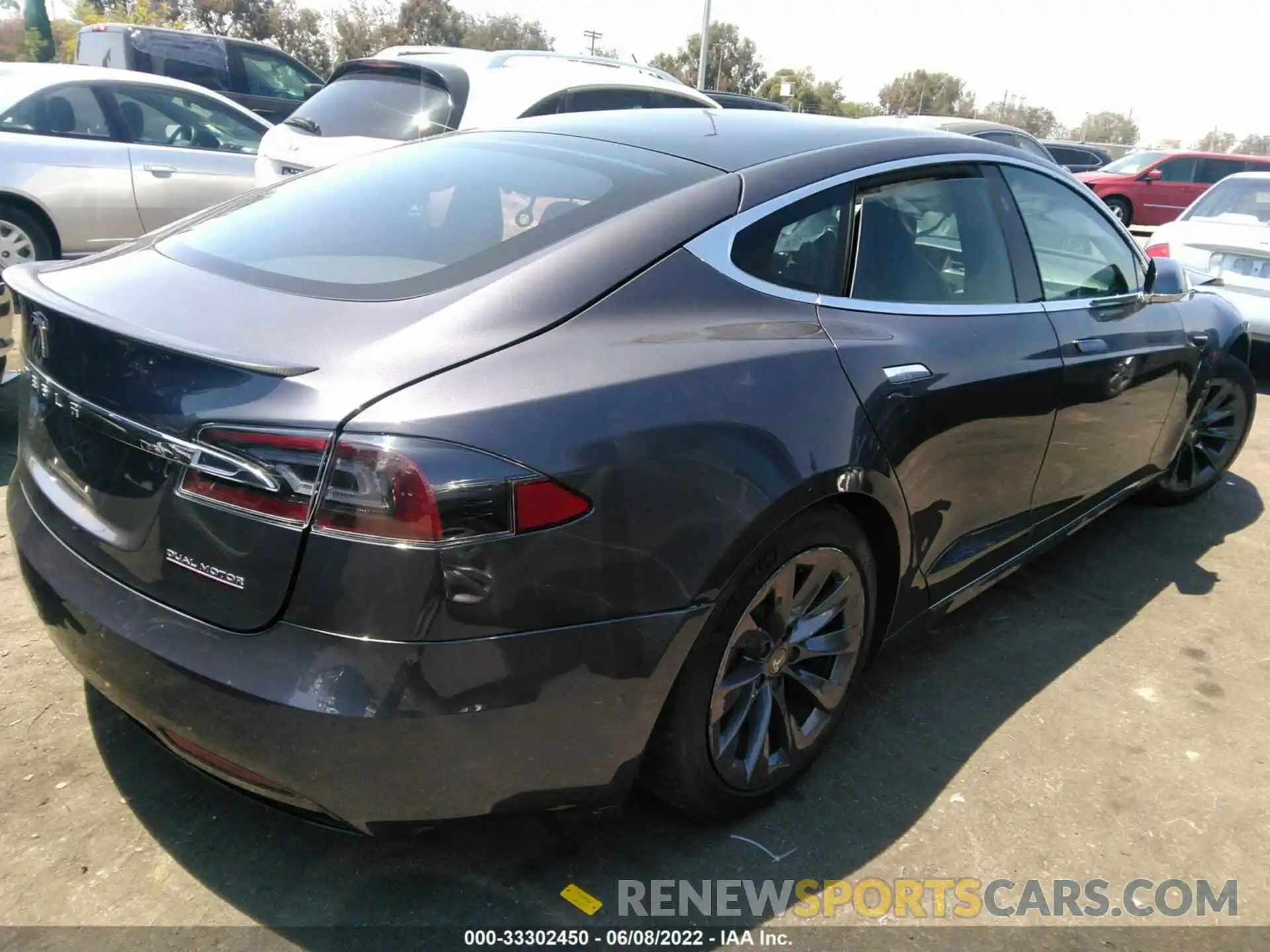 4 Photograph of a damaged car 5YJSA1E44LF415481 TESLA MODEL S 2020