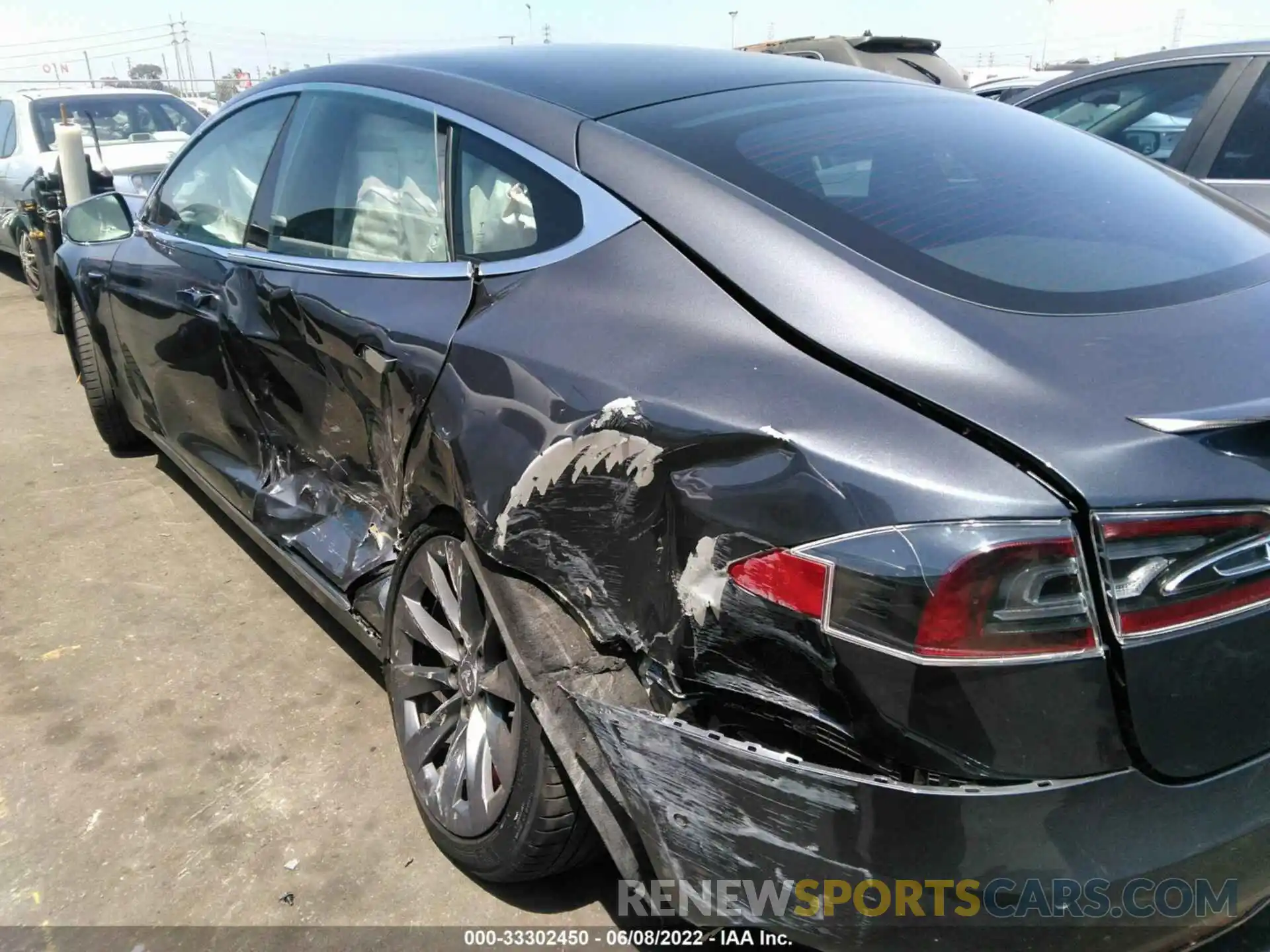 6 Photograph of a damaged car 5YJSA1E44LF415481 TESLA MODEL S 2020