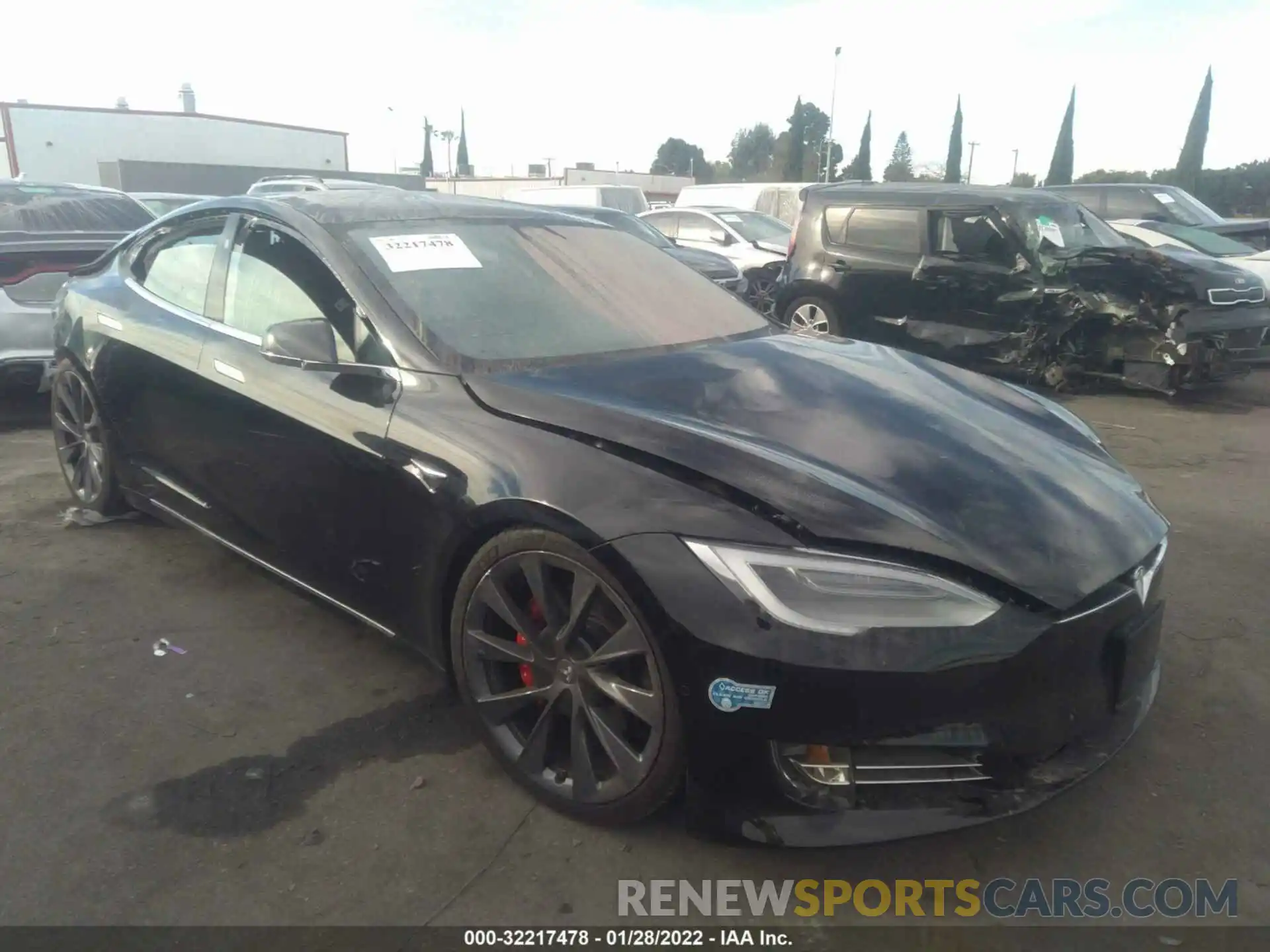 1 Photograph of a damaged car 5YJSA1E44LF416128 TESLA MODEL S 2020