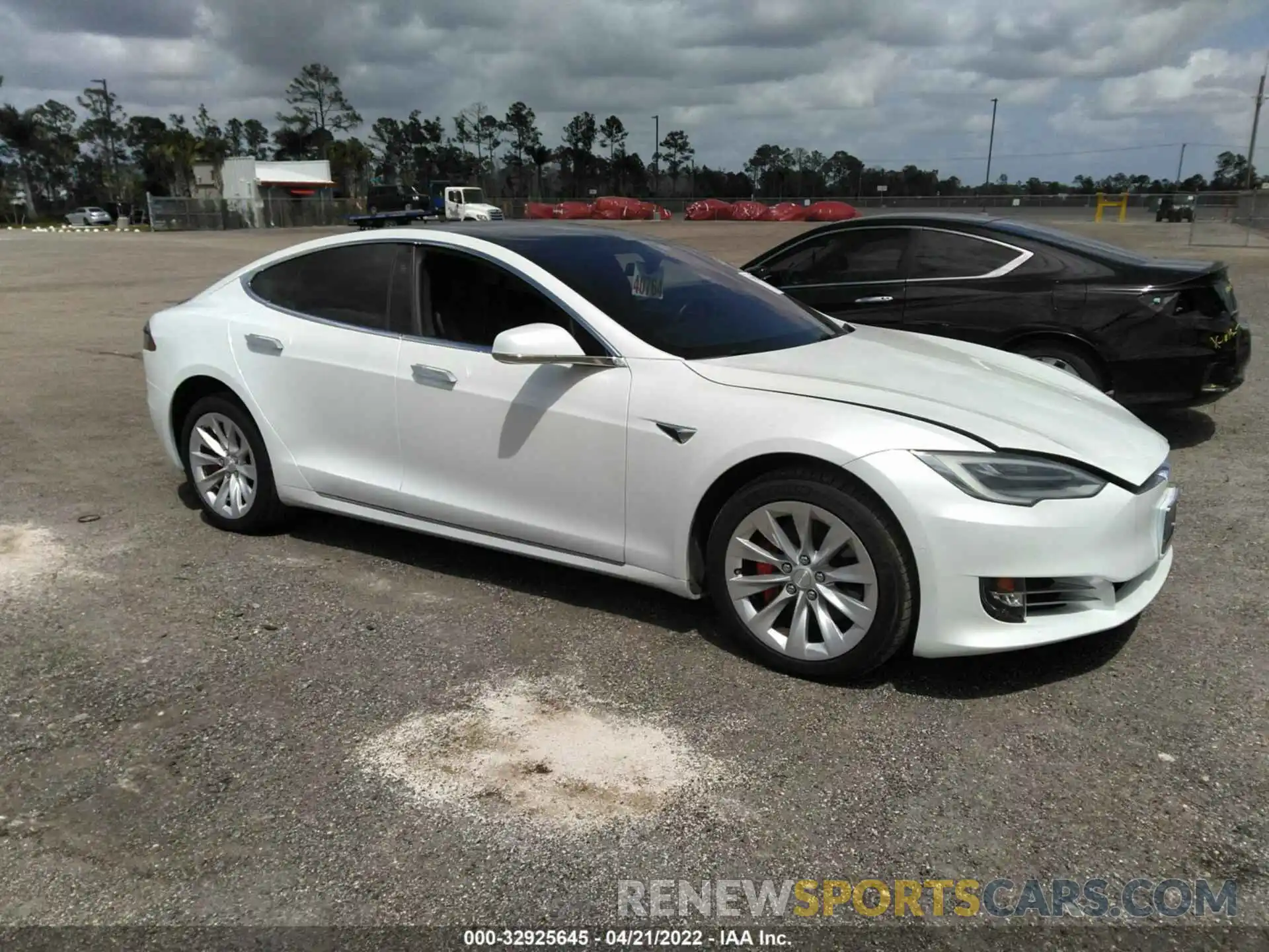 1 Photograph of a damaged car 5YJSA1E45LF361754 TESLA MODEL S 2020