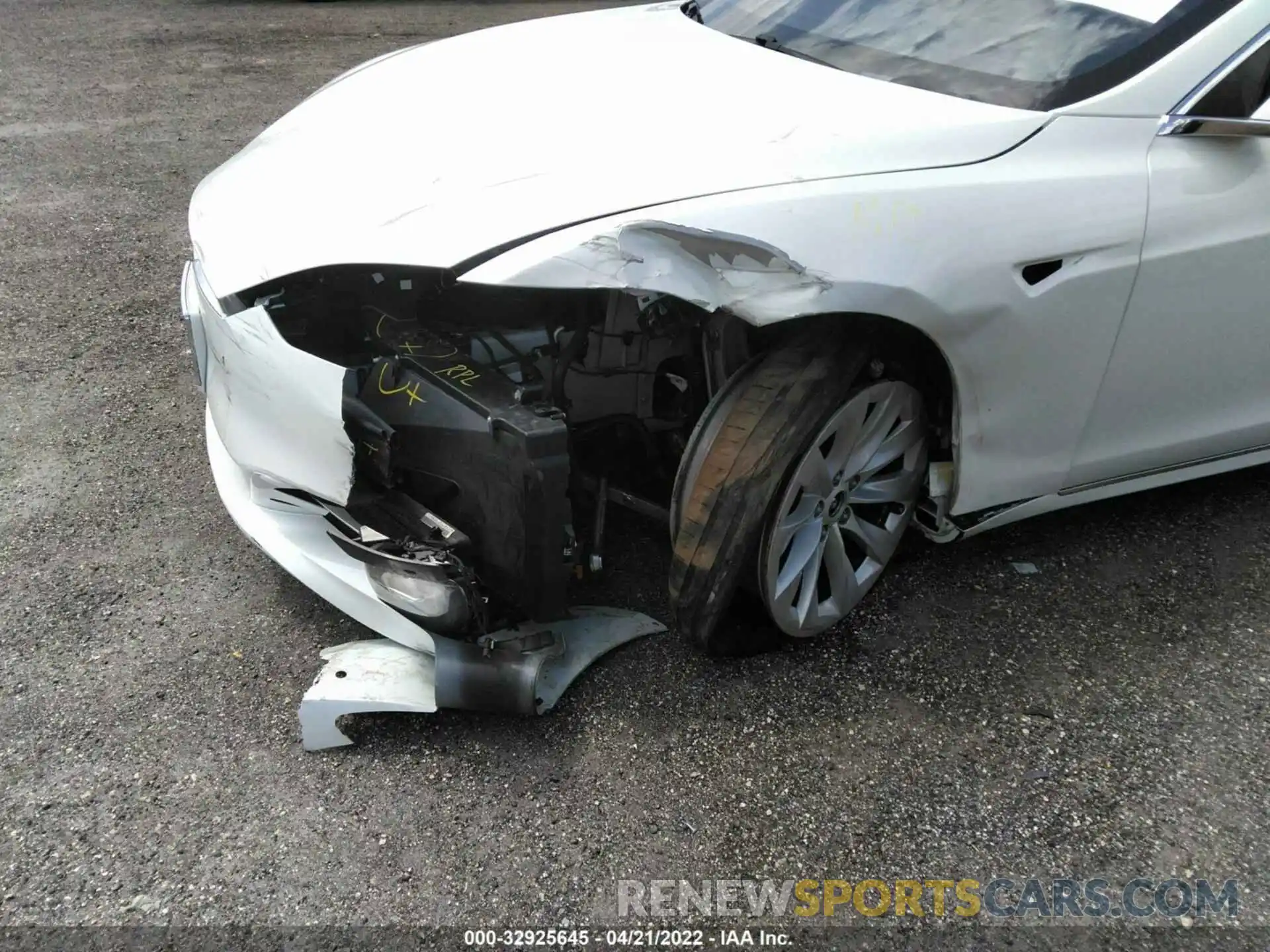 6 Photograph of a damaged car 5YJSA1E45LF361754 TESLA MODEL S 2020