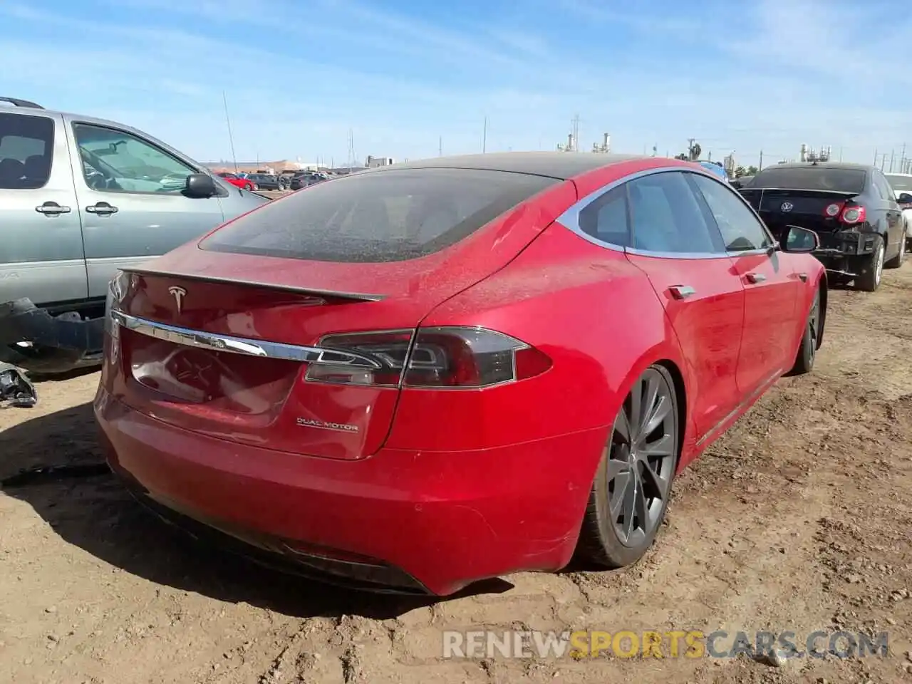 4 Photograph of a damaged car 5YJSA1E45LF408216 TESLA MODEL S 2020