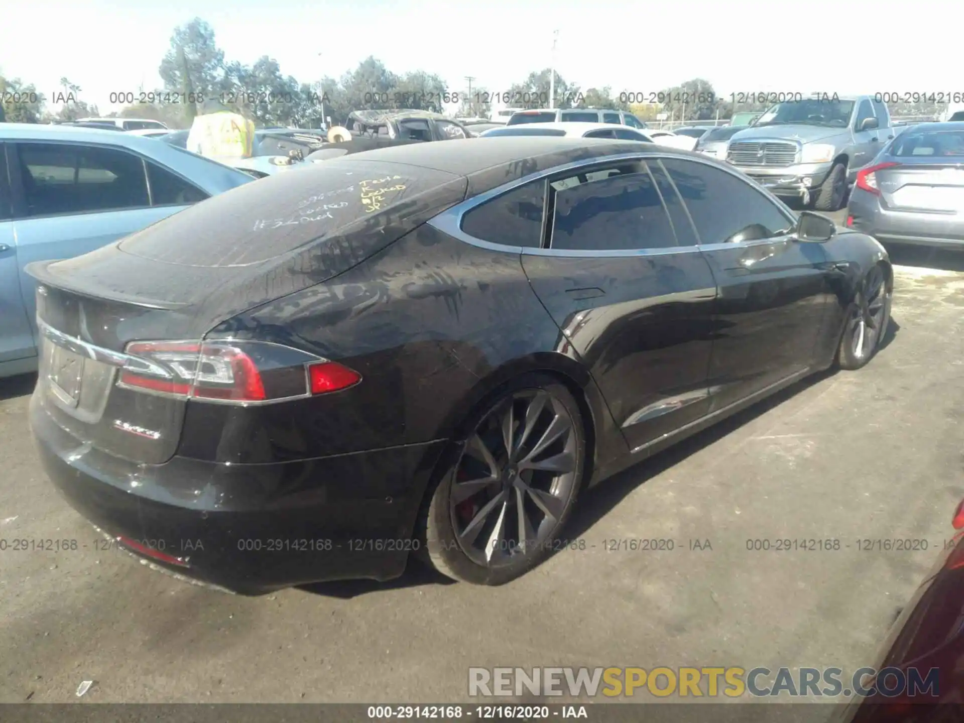 4 Фотография поврежденного автомобиля 5YJSA1E46LF396805 TESLA MODEL S 2020