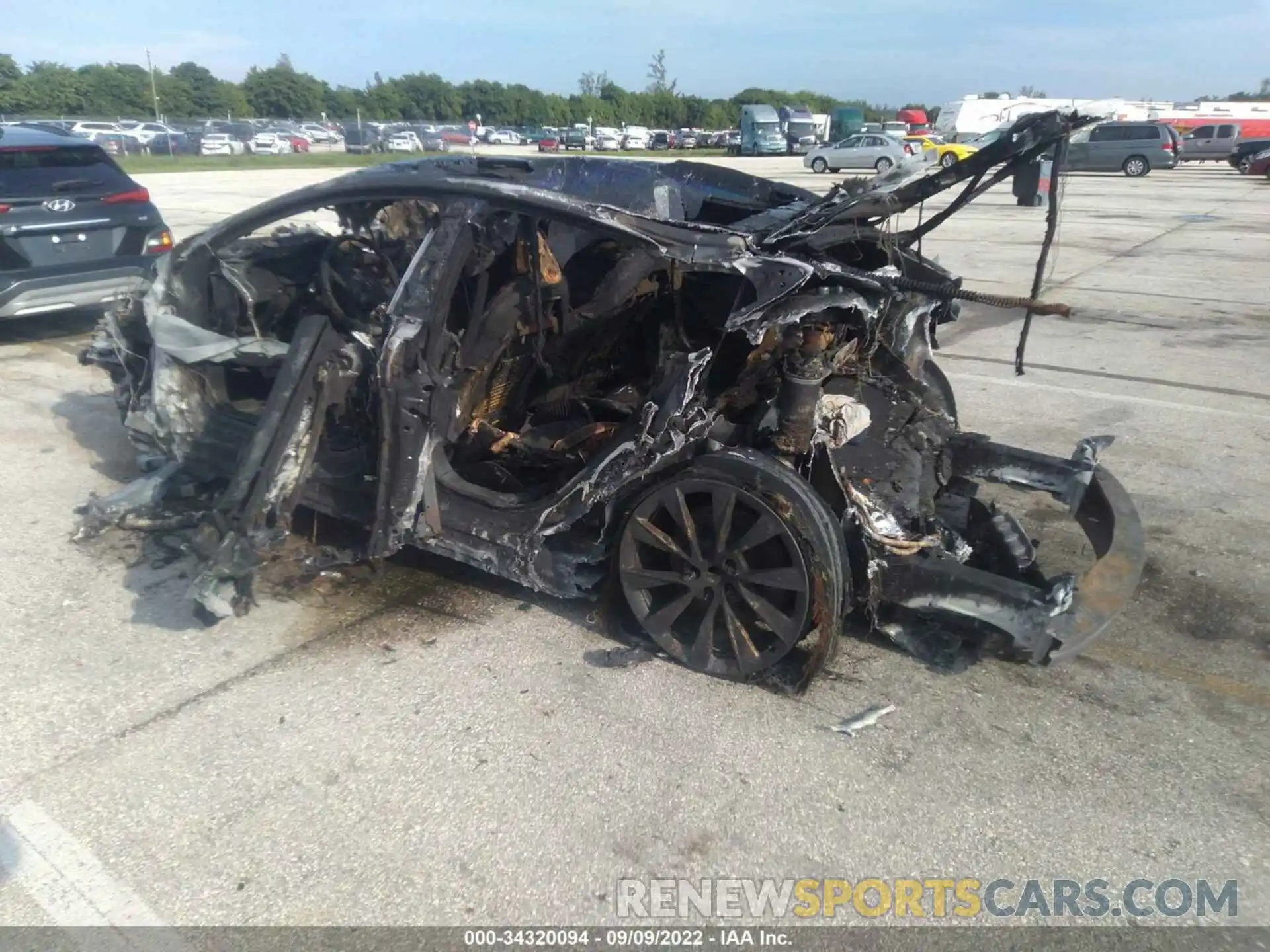 3 Photograph of a damaged car 5YJSA1E46LF400397 TESLA MODEL S 2020