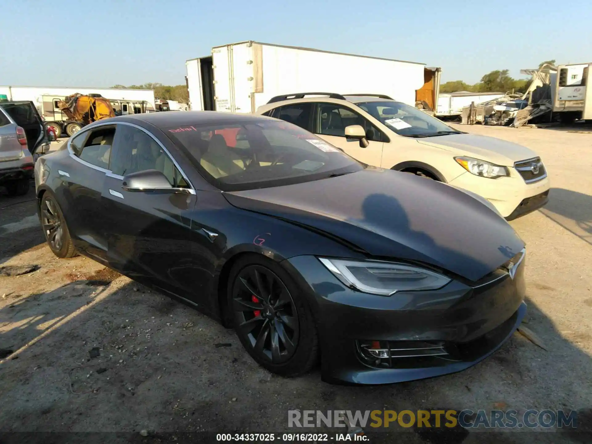 1 Фотография поврежденного автомобиля 5YJSA1E47LF365157 TESLA MODEL S 2020