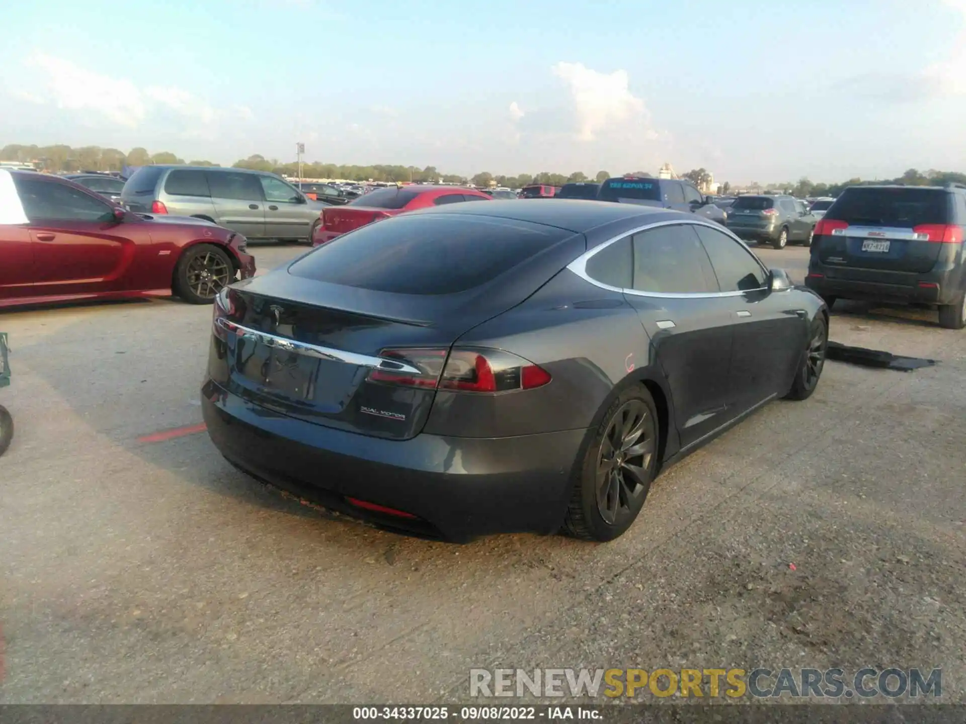 4 Фотография поврежденного автомобиля 5YJSA1E47LF365157 TESLA MODEL S 2020