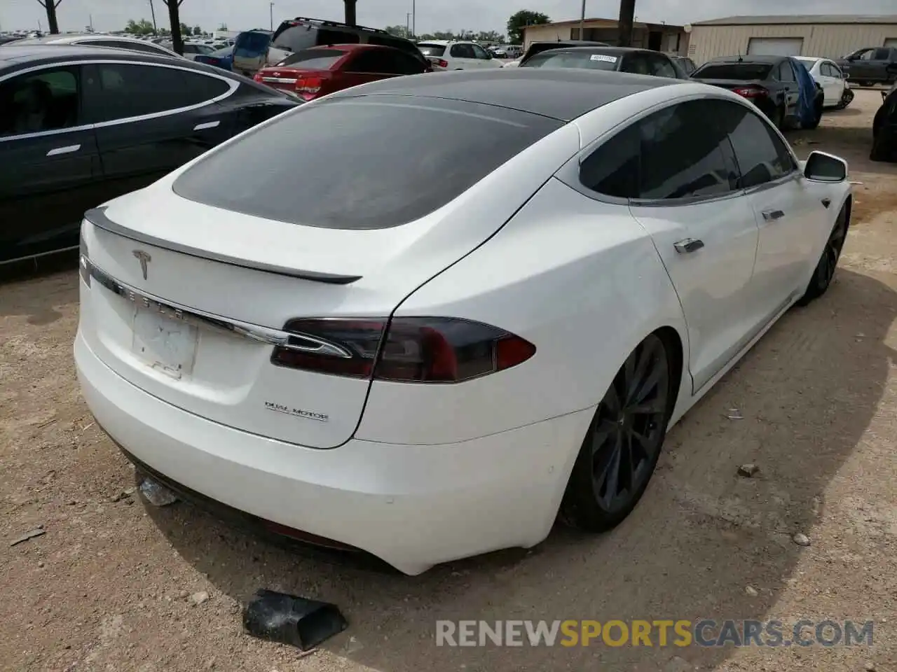 4 Photograph of a damaged car 5YJSA1E47LF396814 TESLA MODEL S 2020