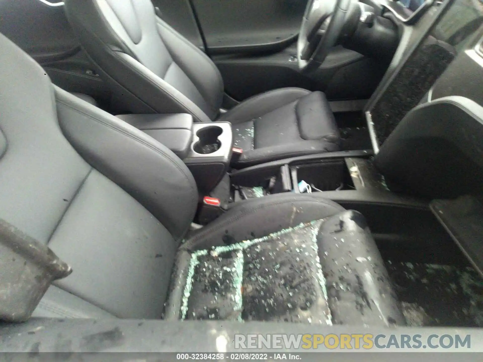 5 Photograph of a damaged car 5YJSA1E47LF412820 TESLA MODEL S 2020